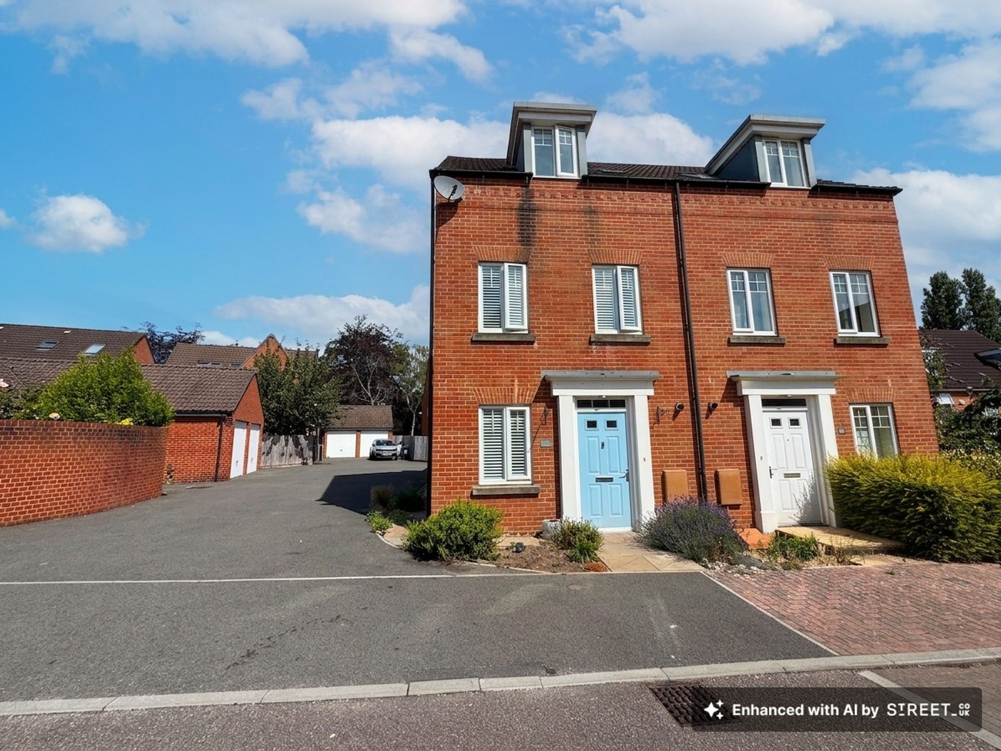 3 bed town house to rent in Collett Road, Norton Fitzwarren, TA2 - Property Image 1