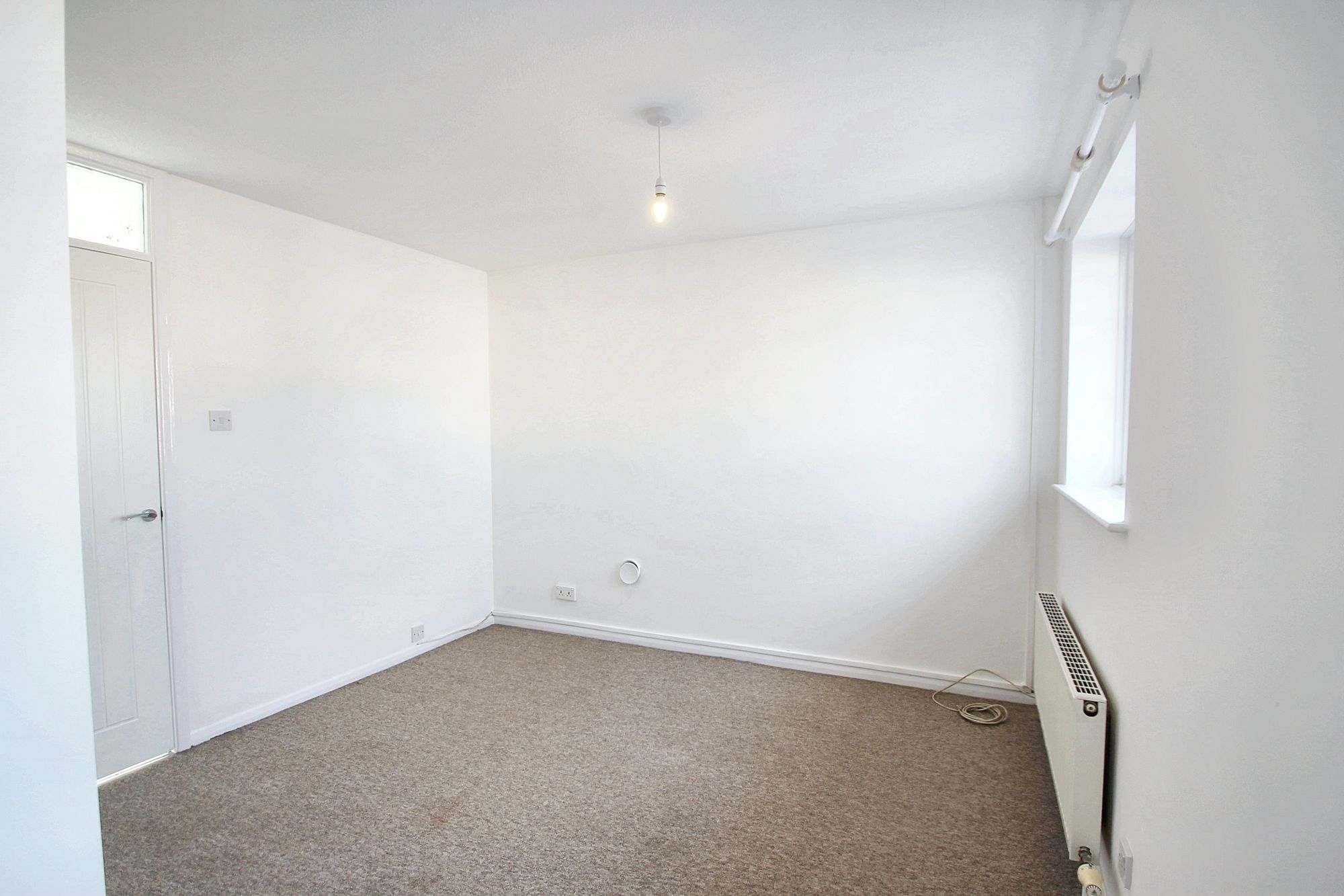 2 bed house to rent in Ryburn Close, Taunton, TA1 9