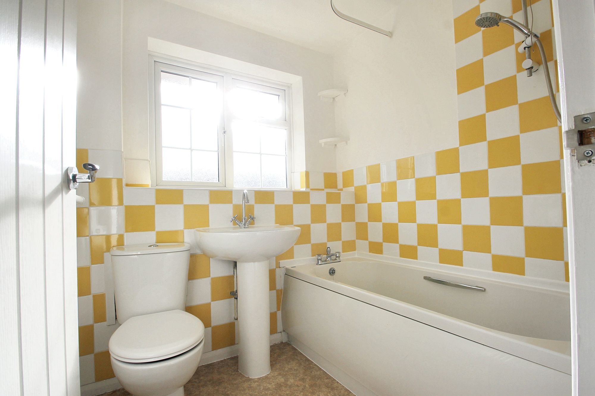 2 bed house to rent in Ryburn Close, Taunton, TA1 3
