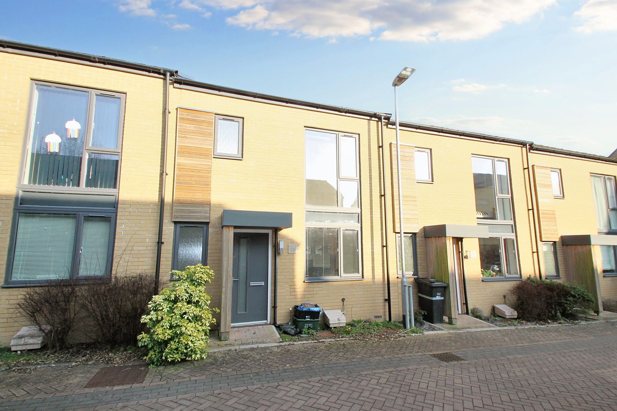 3 bed to rent in Firepool View, Taunton, TA1  - Property Image 1