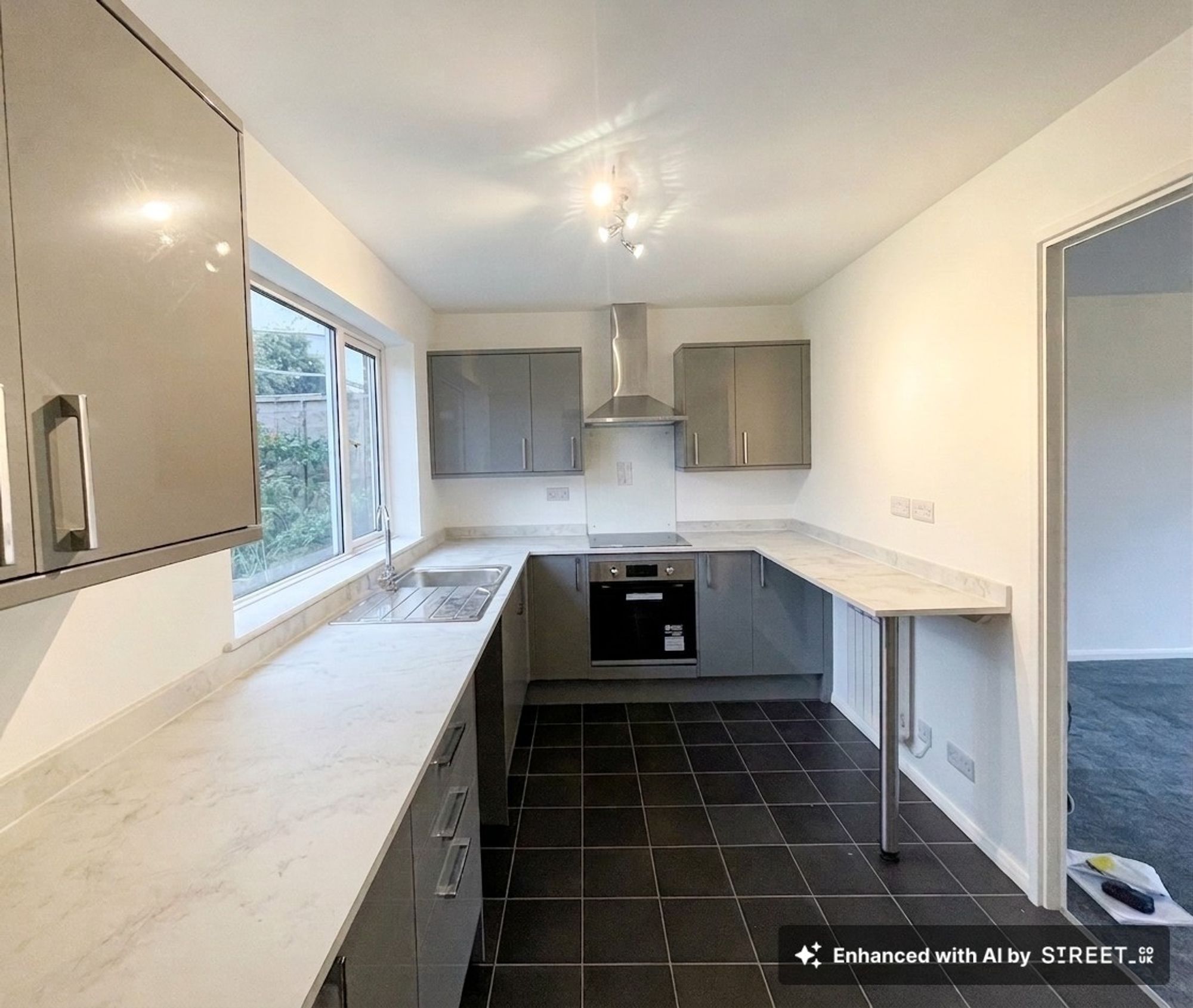 2 bed flat to rent in Bacon Drive, Taunton, TA1 1