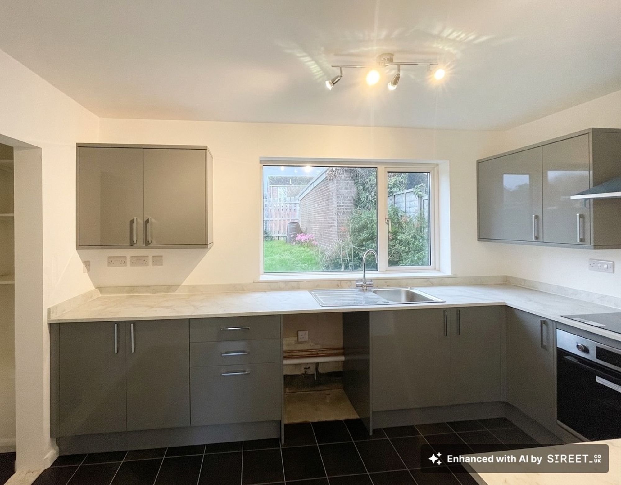 2 bed flat to rent in Bacon Drive, Taunton, TA1 5