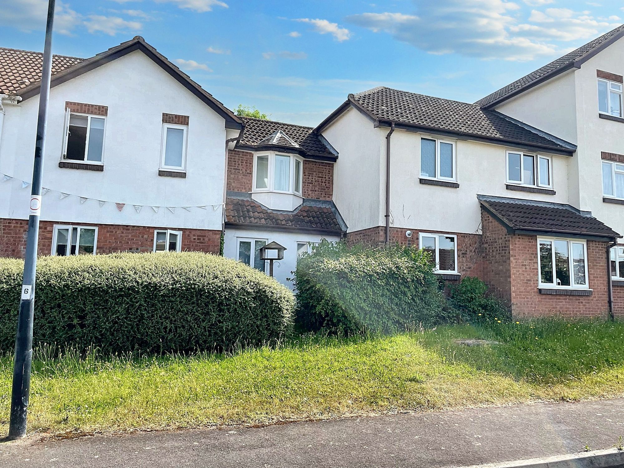 3 bed mid-terraced house for sale in Fivash Close, Taunton, TA1
