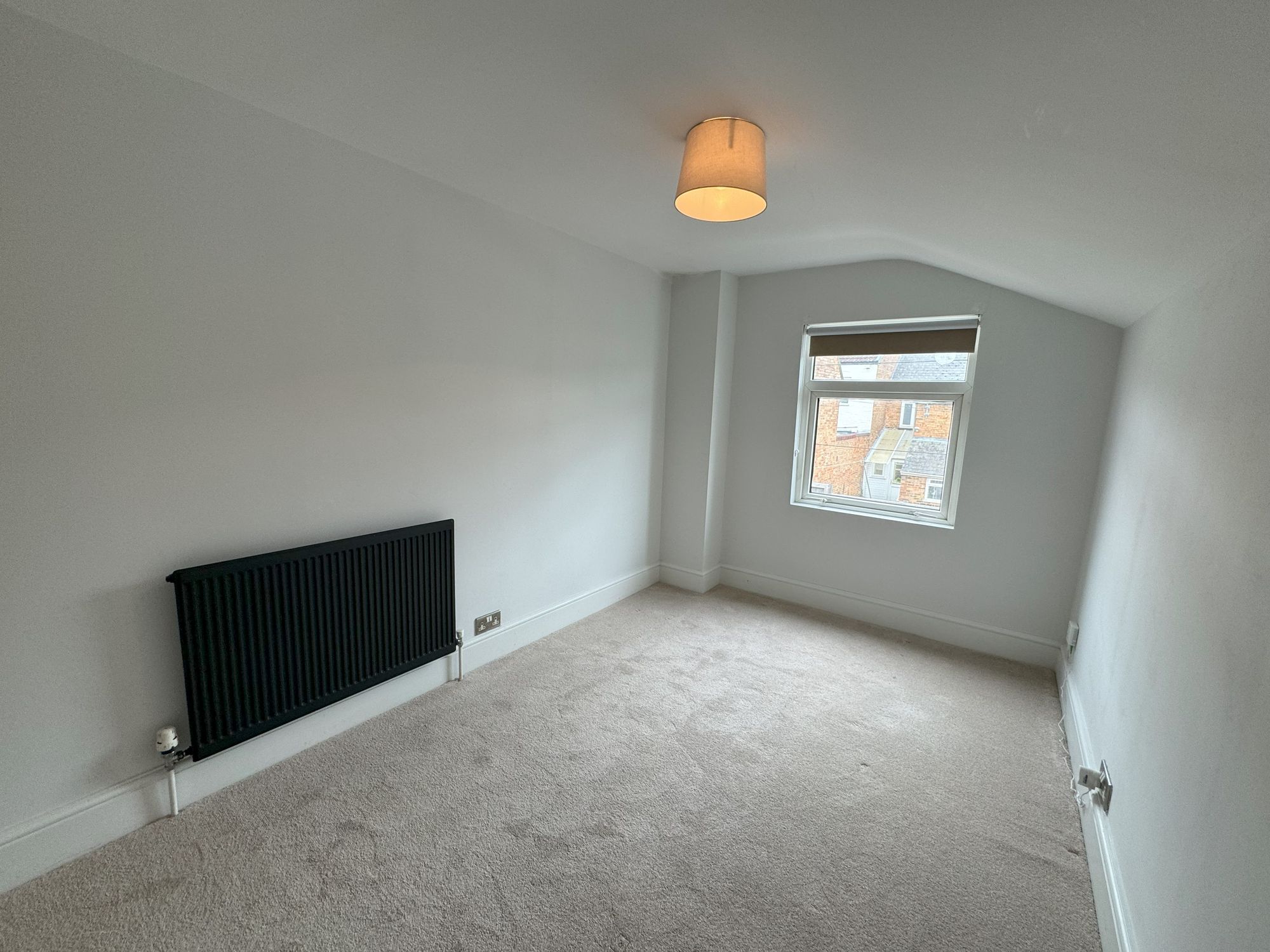 3 bed terraced house to rent in Maxwell Street, Taunton, TA2 12