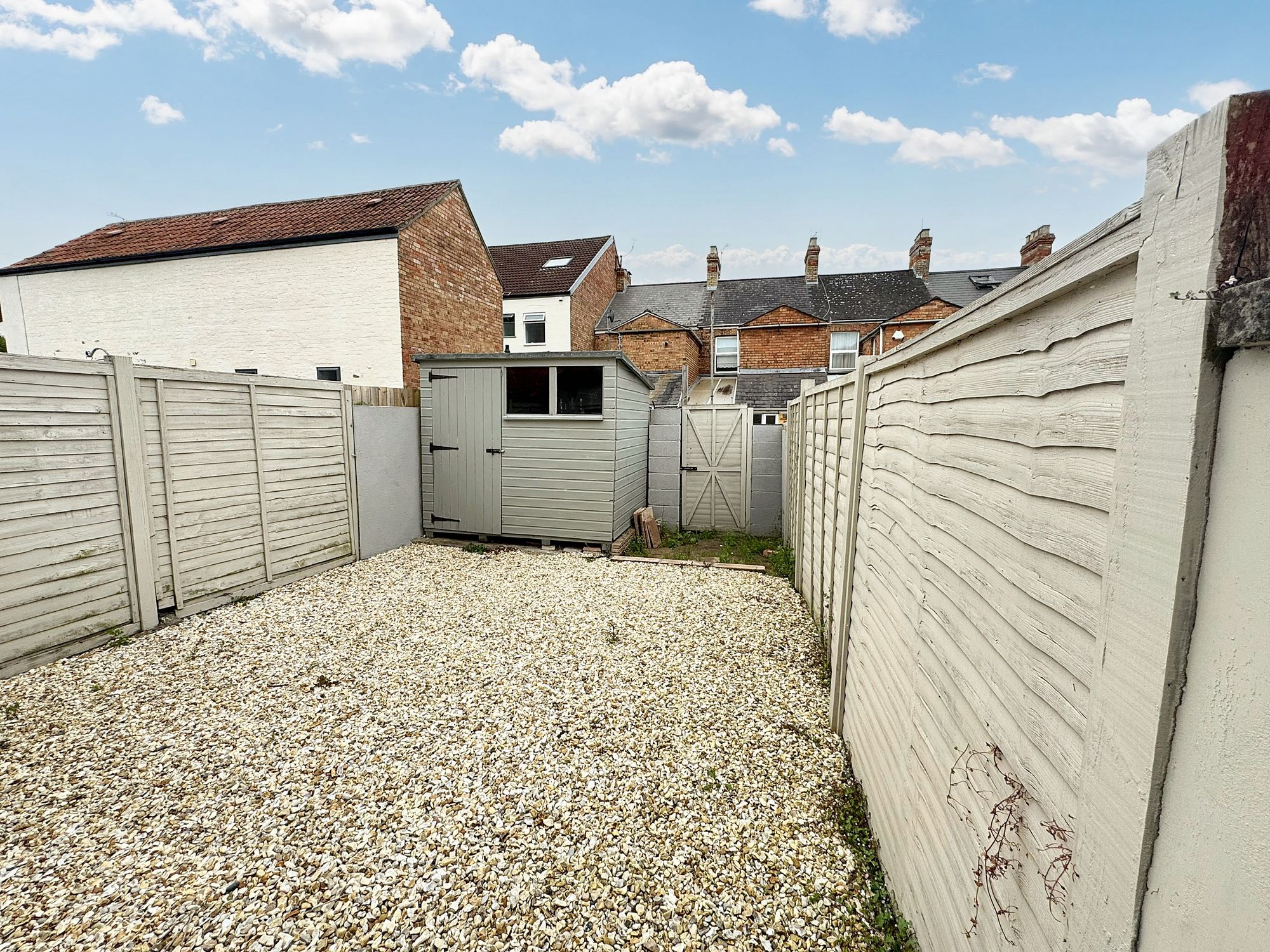 3 bed terraced house to rent in Maxwell Street, Taunton, TA2 11