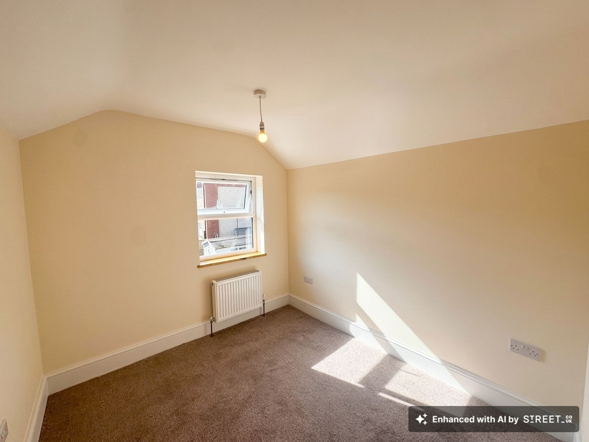 3 bed house to rent in St. Augustine Street, Taunton, TA1 14