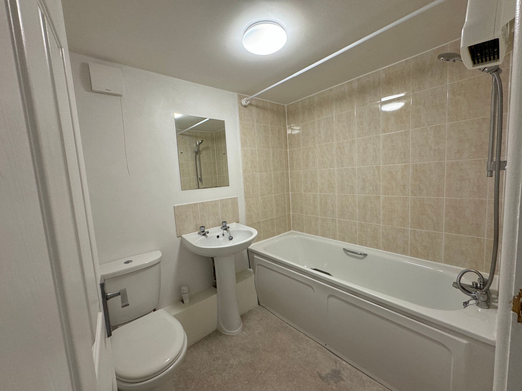 1 bed apartment to rent in 108 Cheddon Road, Taunton, TA2  - Property Image 3