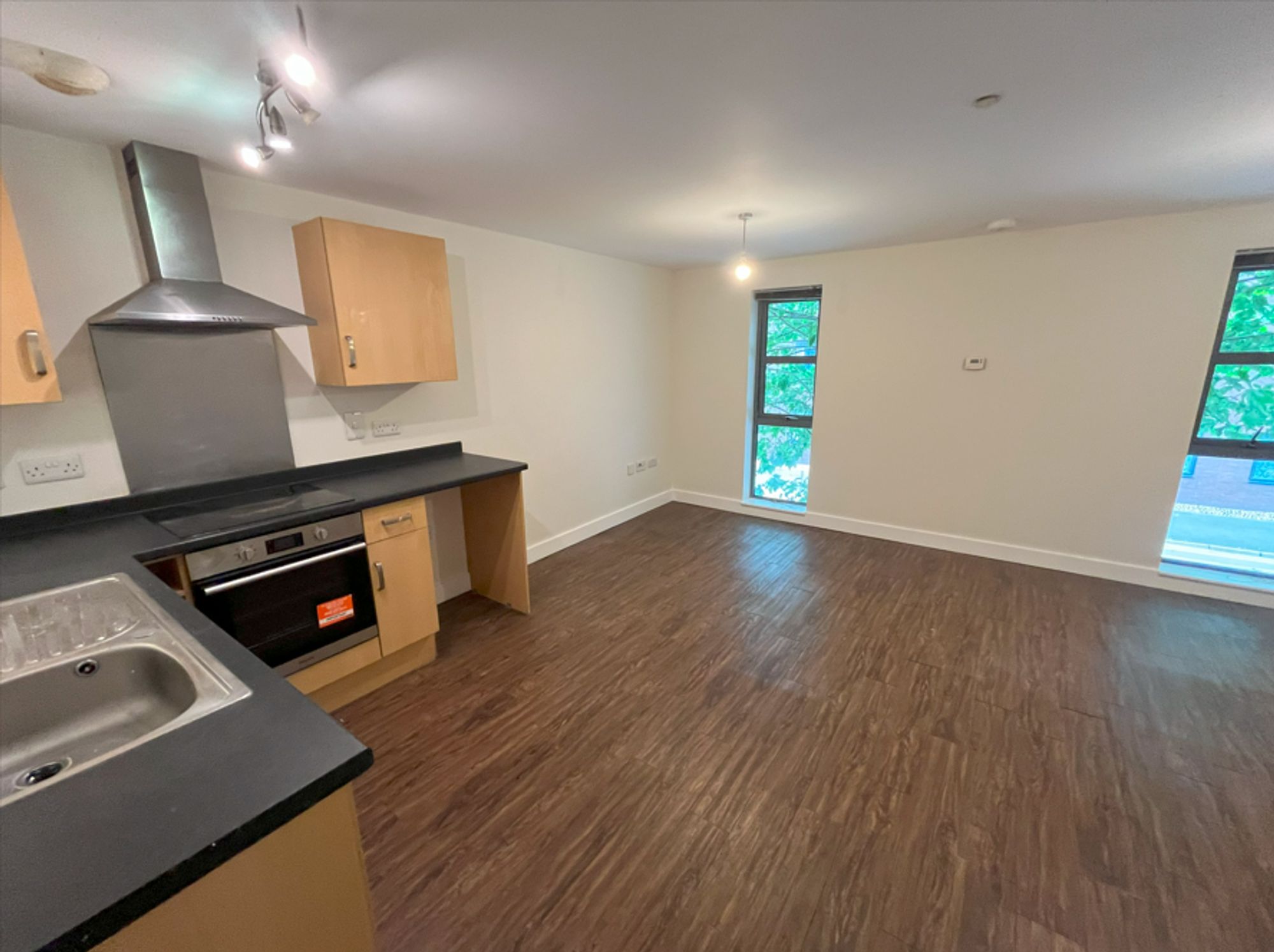 1 bed studio flat to rent in Corporation Street, Taunton, TA1  - Property Image 2