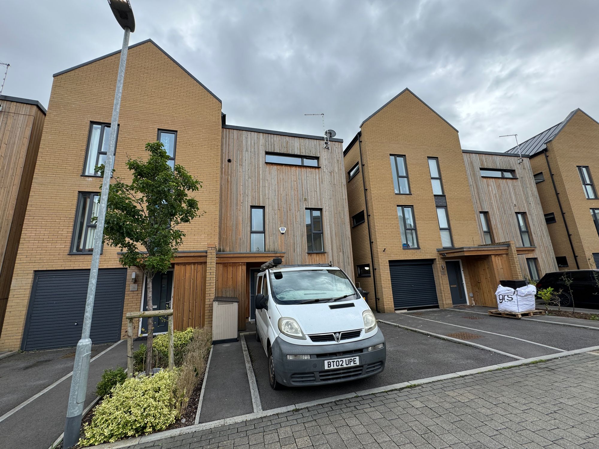 3 bed semi-detached town house to rent in Firepool Crescent, Taunton, TA1  - Property Image 1