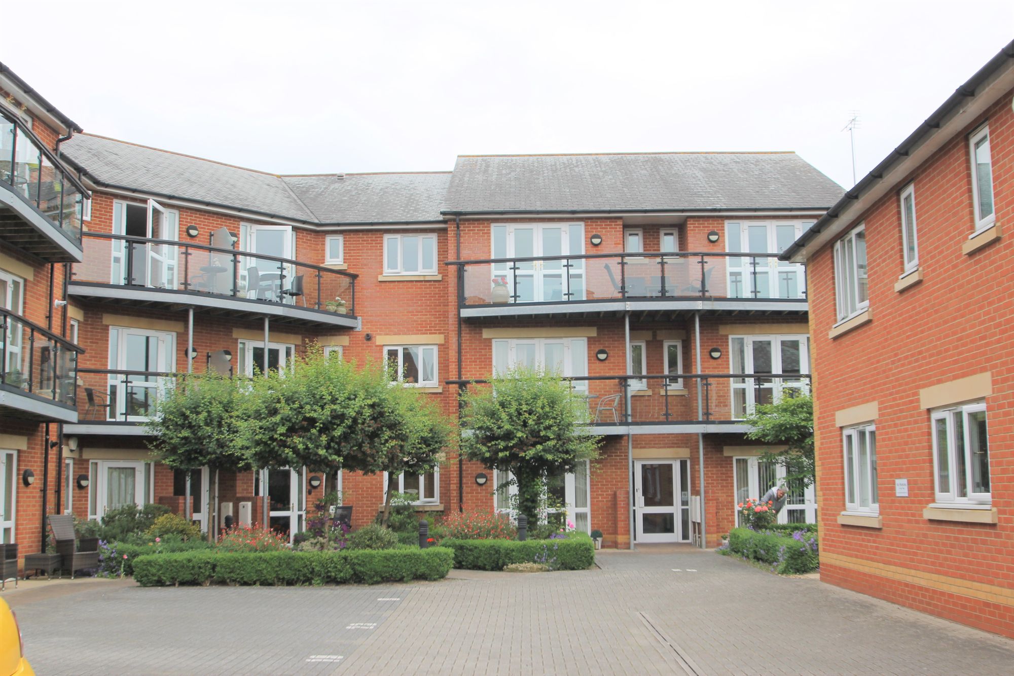 2 bed apartment to rent in Priory Avenue, Taunton, TA1
