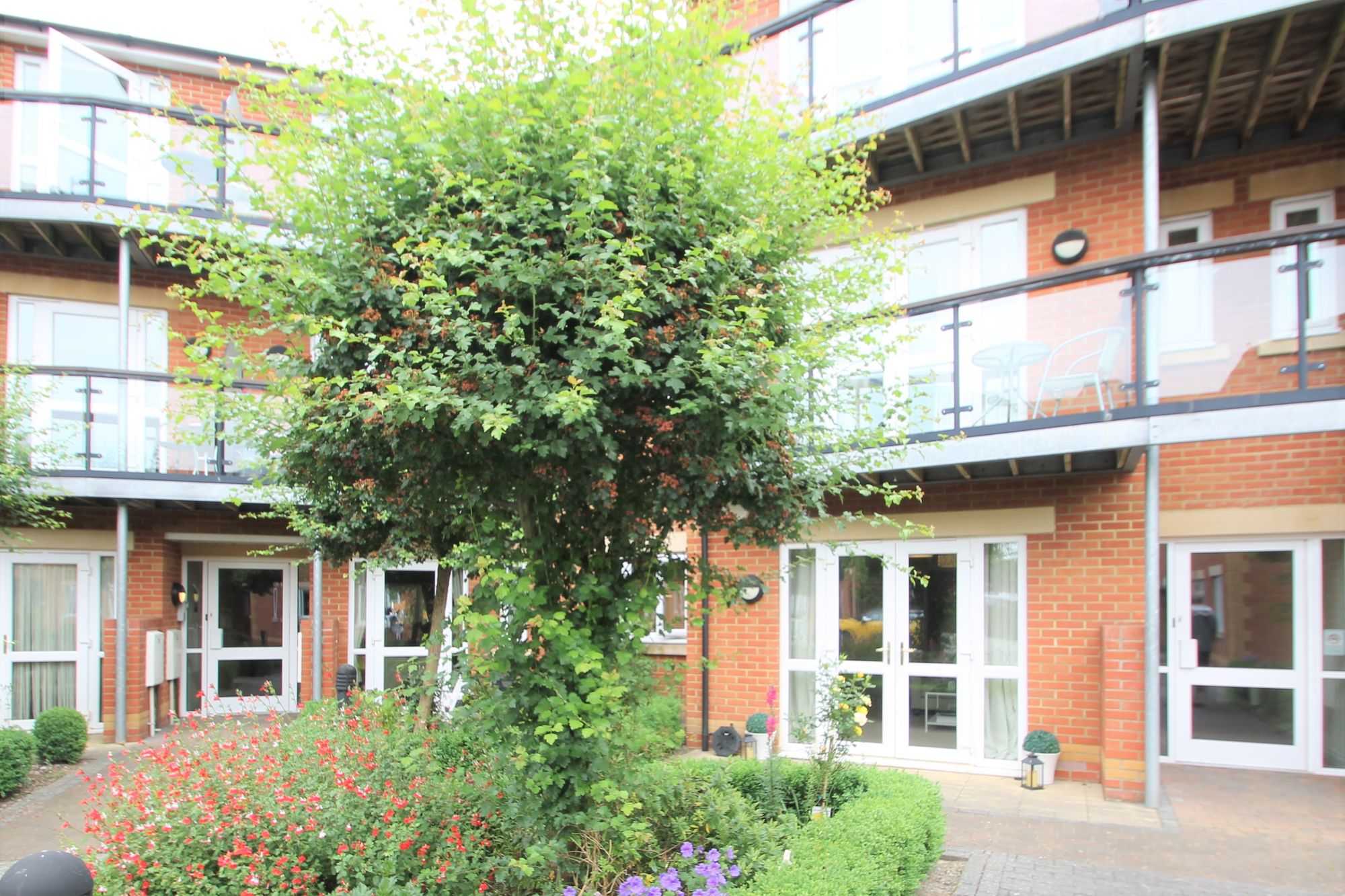 2 bed apartment to rent in Priory Avenue, Taunton, TA1 8