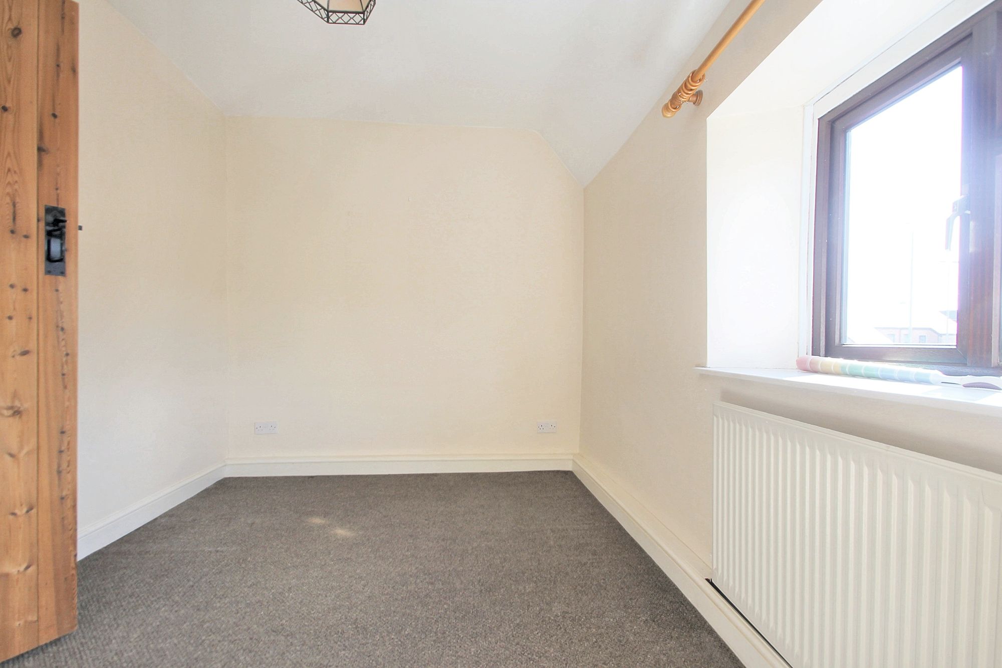 2 bed semi-detached house to rent in Norton Fitzwarren, Taunton, TA2 7