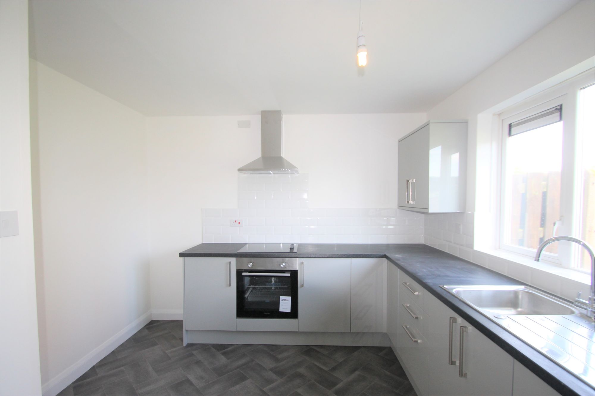 2 bed flat to rent in Bacon Drive, Taunton, TA1 1