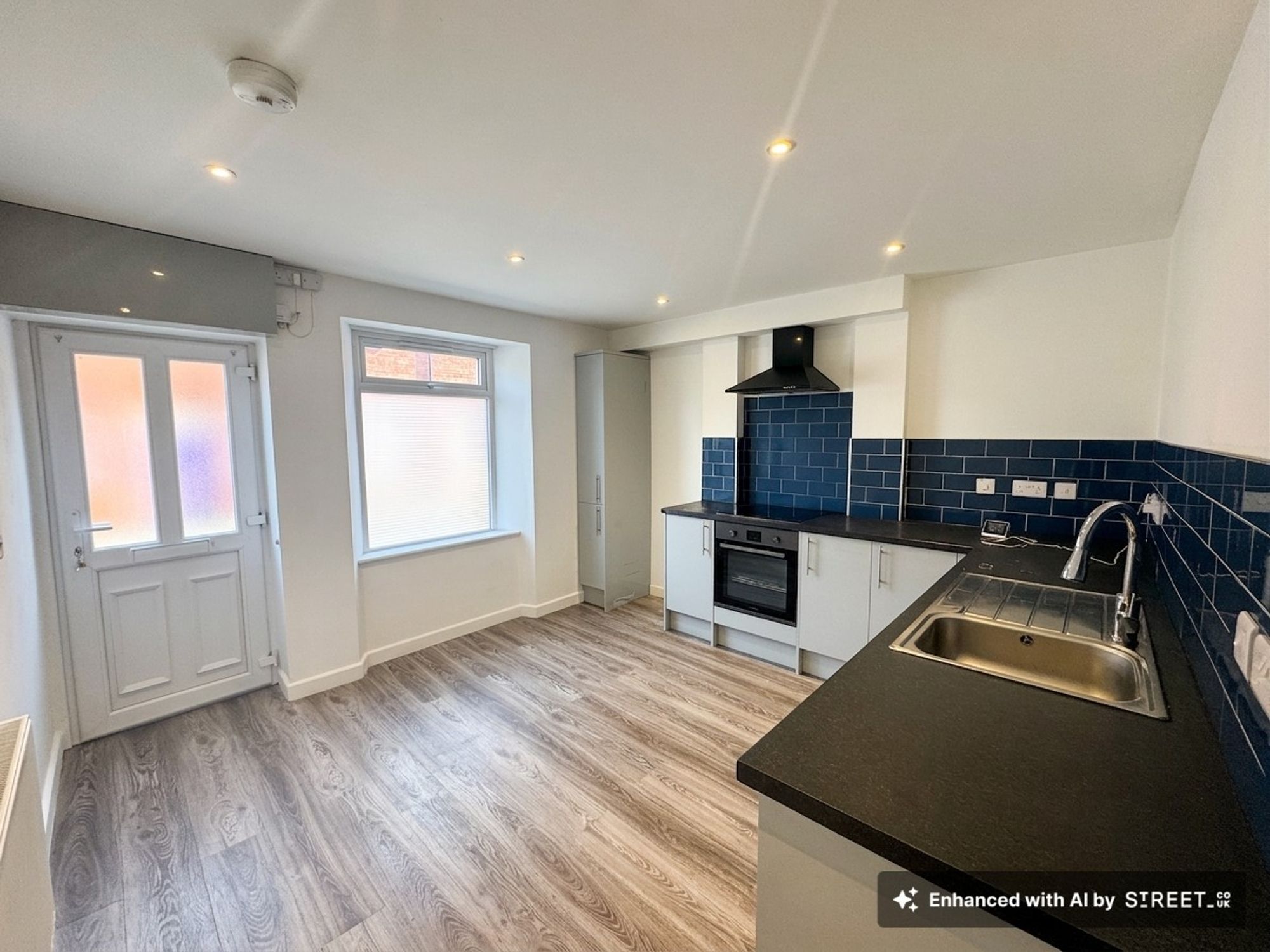 2 bed terraced house to rent in Burton Place, Taunton, TA1  - Property Image 5