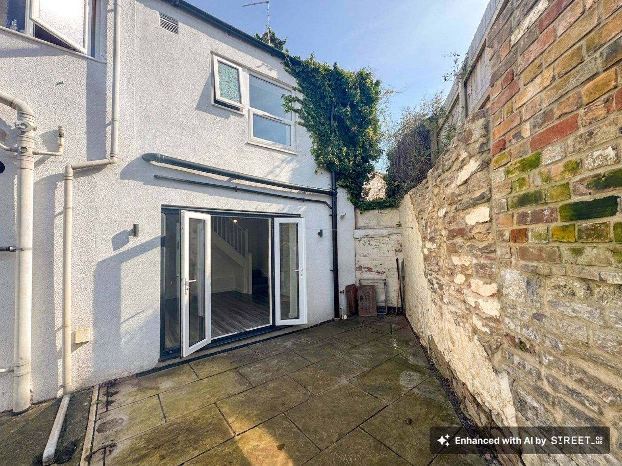 2 bed terraced house to rent in Burton Place, Taunton, TA1 11