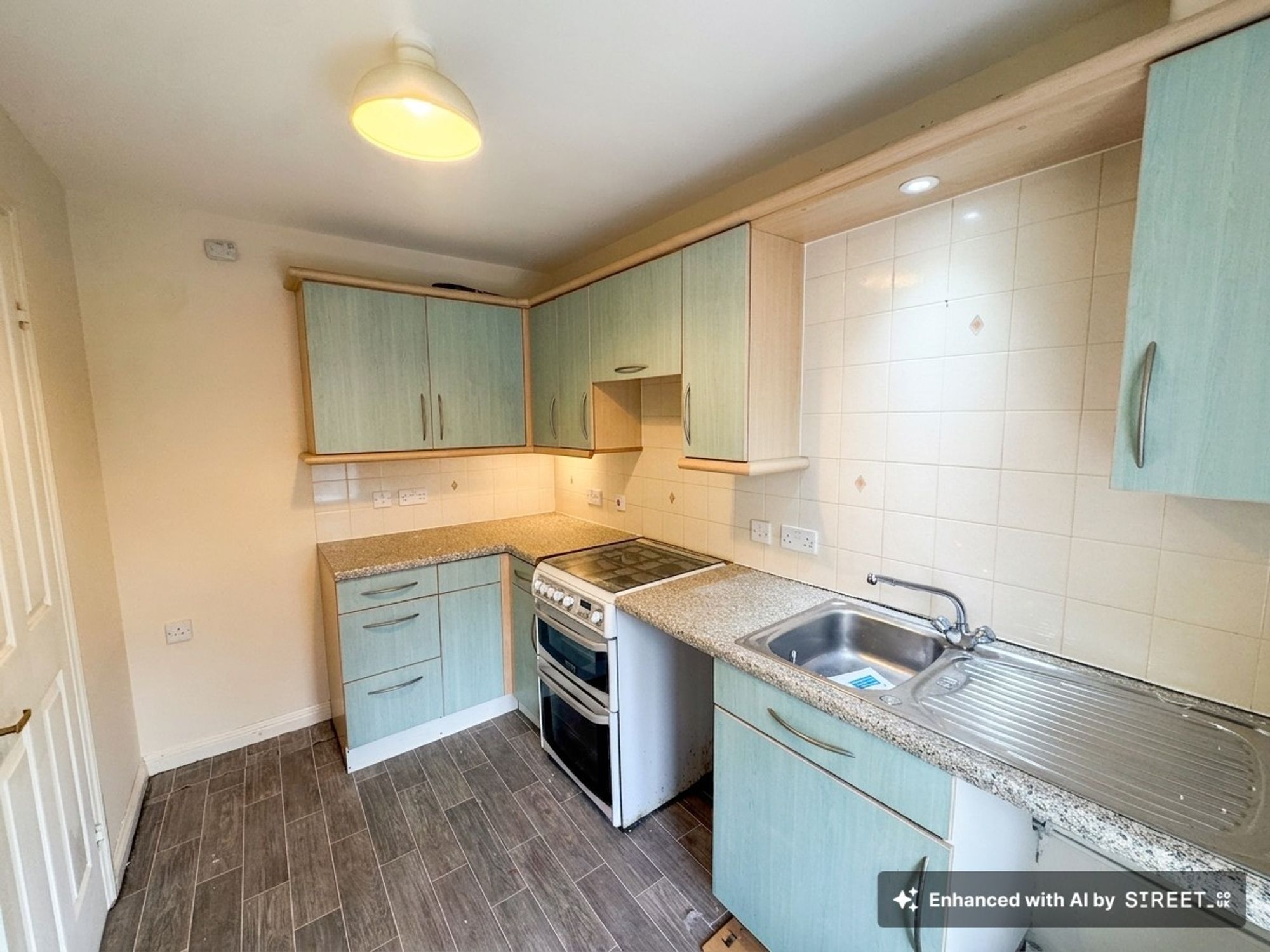 2 bed house to rent in Eaton Crescent, Taunton, TA2 4