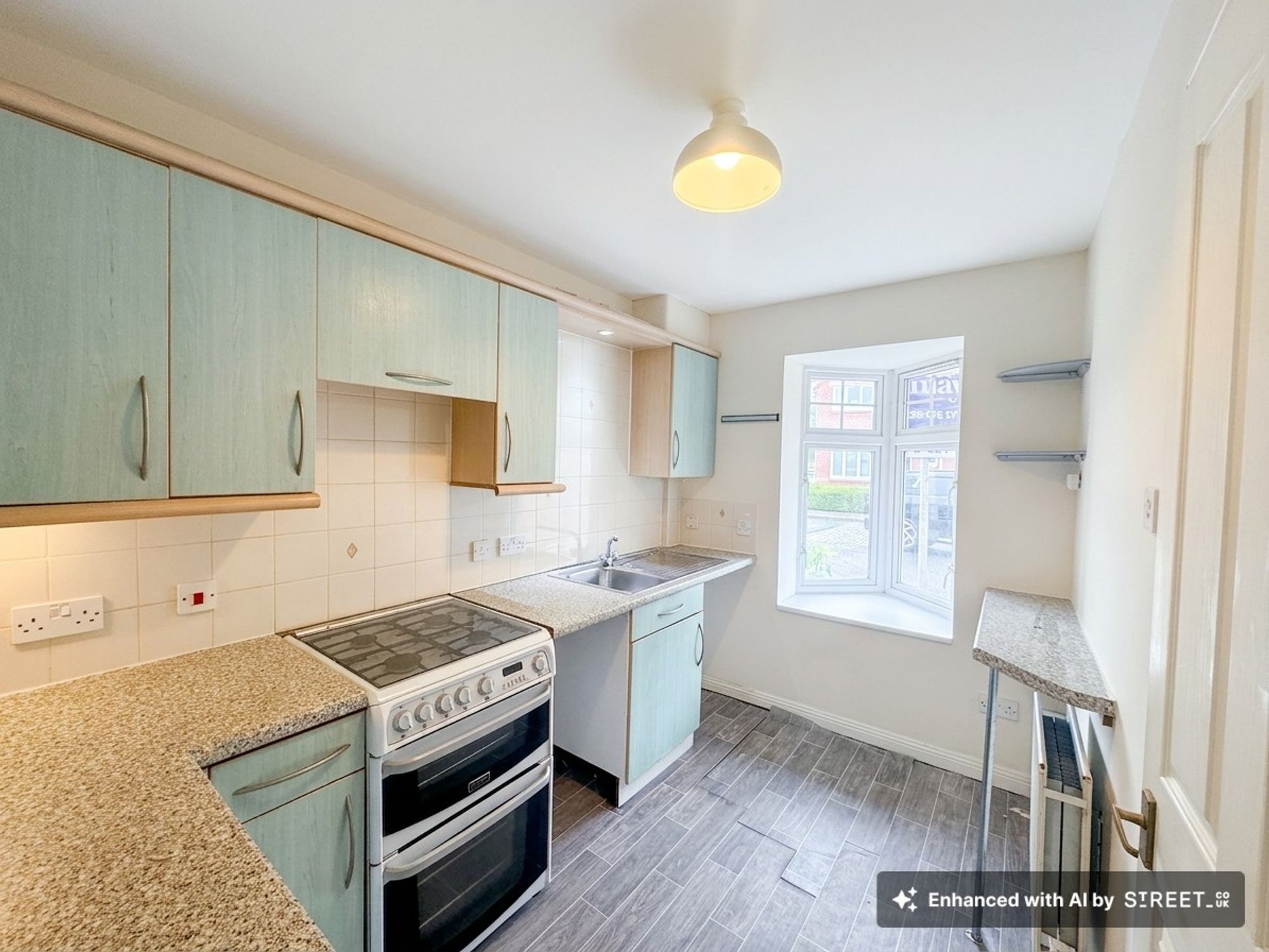 2 bed house to rent in Eaton Crescent, Taunton, TA2 1