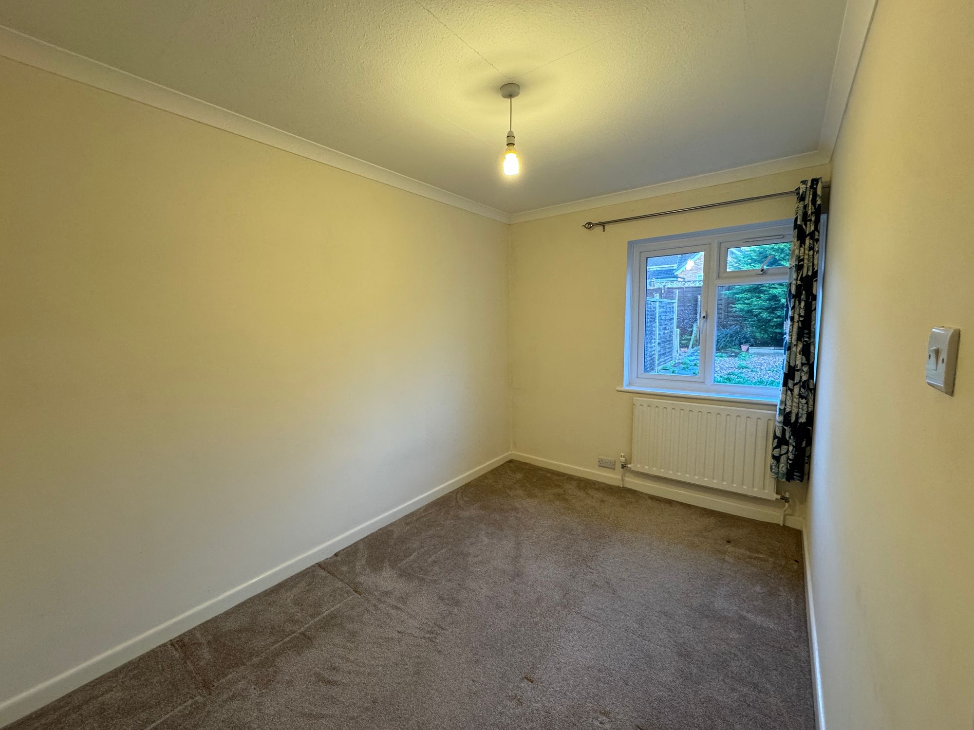 3 bed bungalow to rent in The Spinney, Taunton, TA1 8