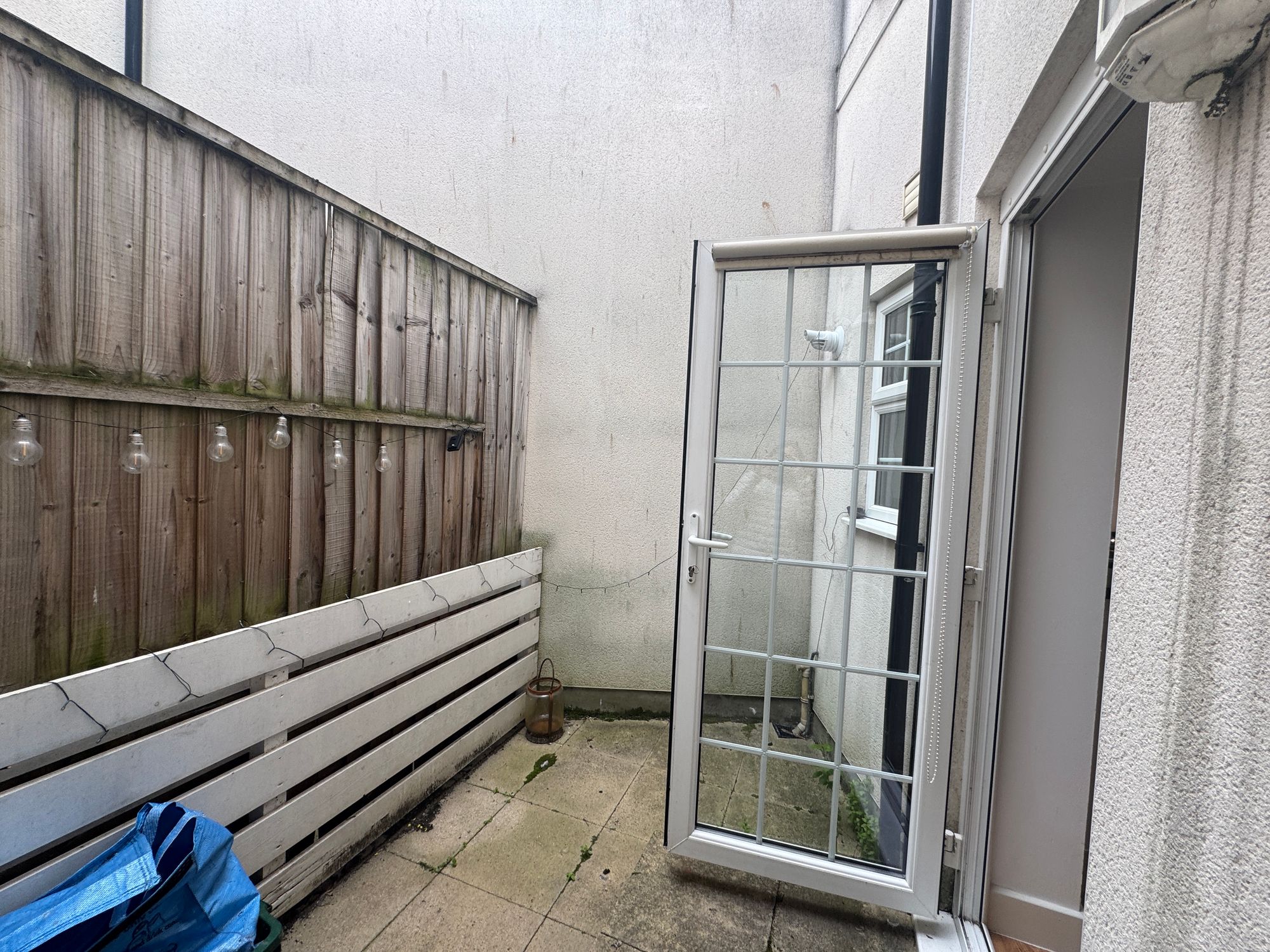 1 bed flat to rent in Bath Place, Taunton, TA1 8