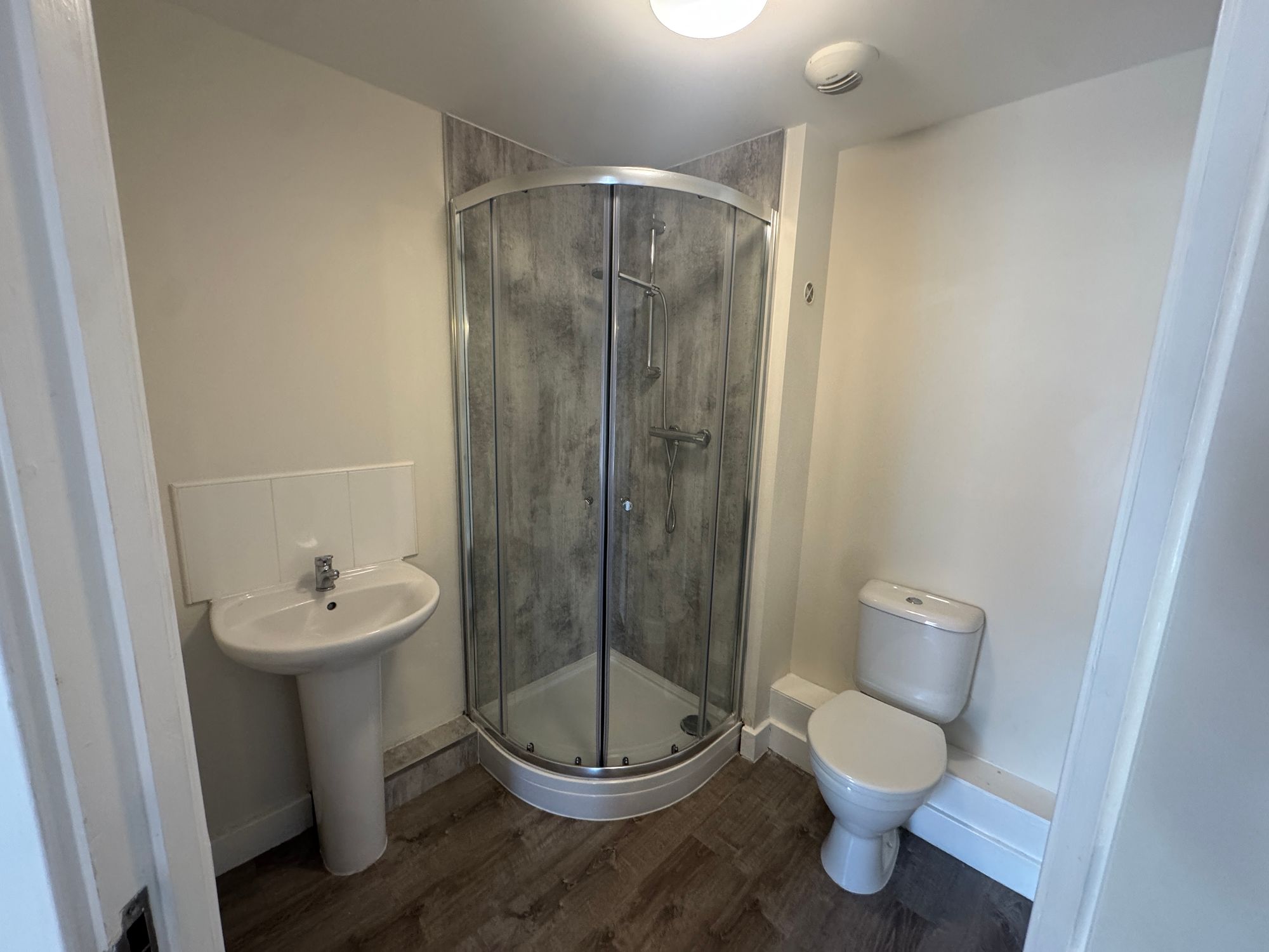 2 bed flat to rent in Gloucester Street, Taunton, TA1 3