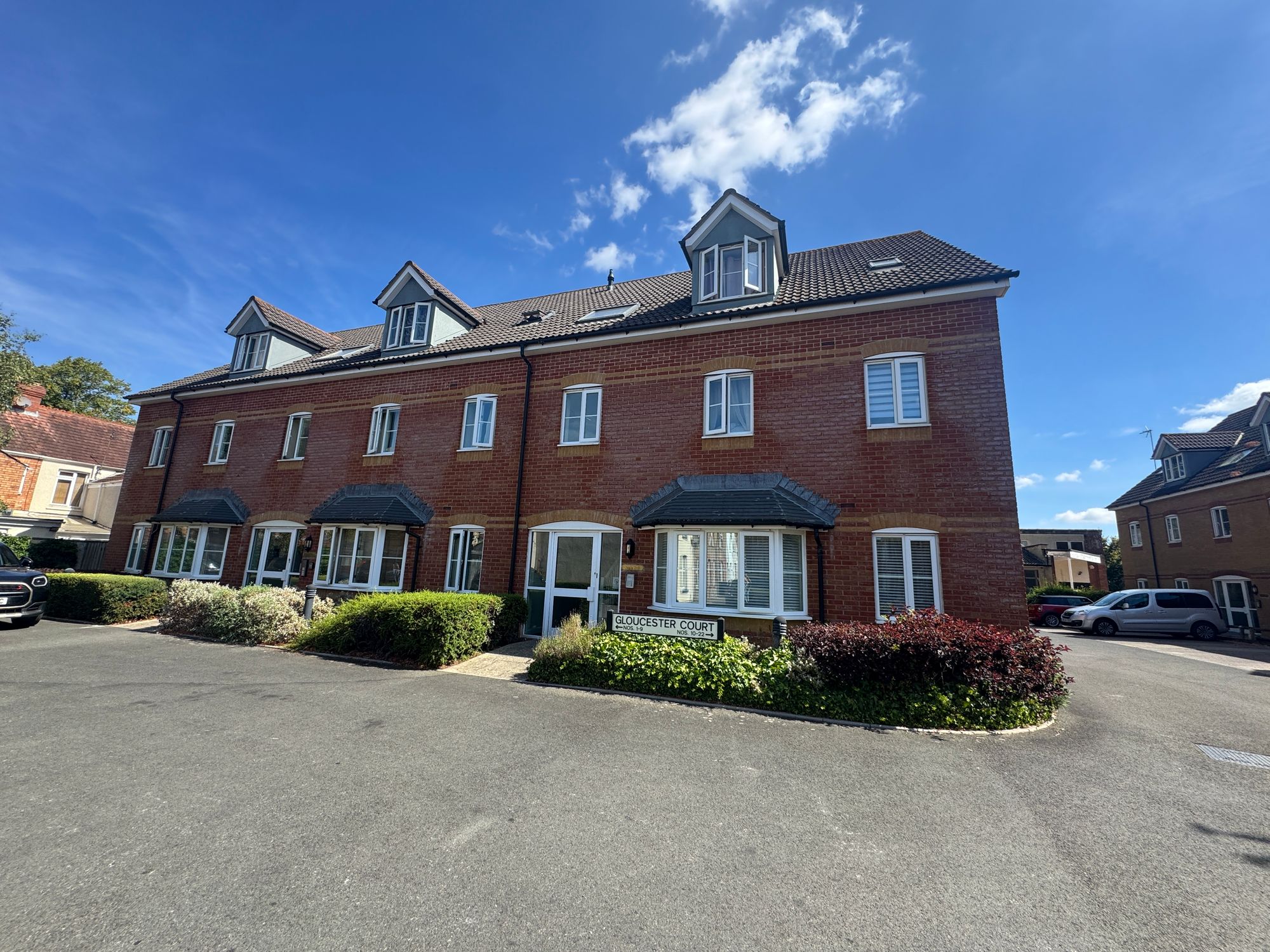 2 bed flat to rent in Gloucester Street, Taunton, TA1