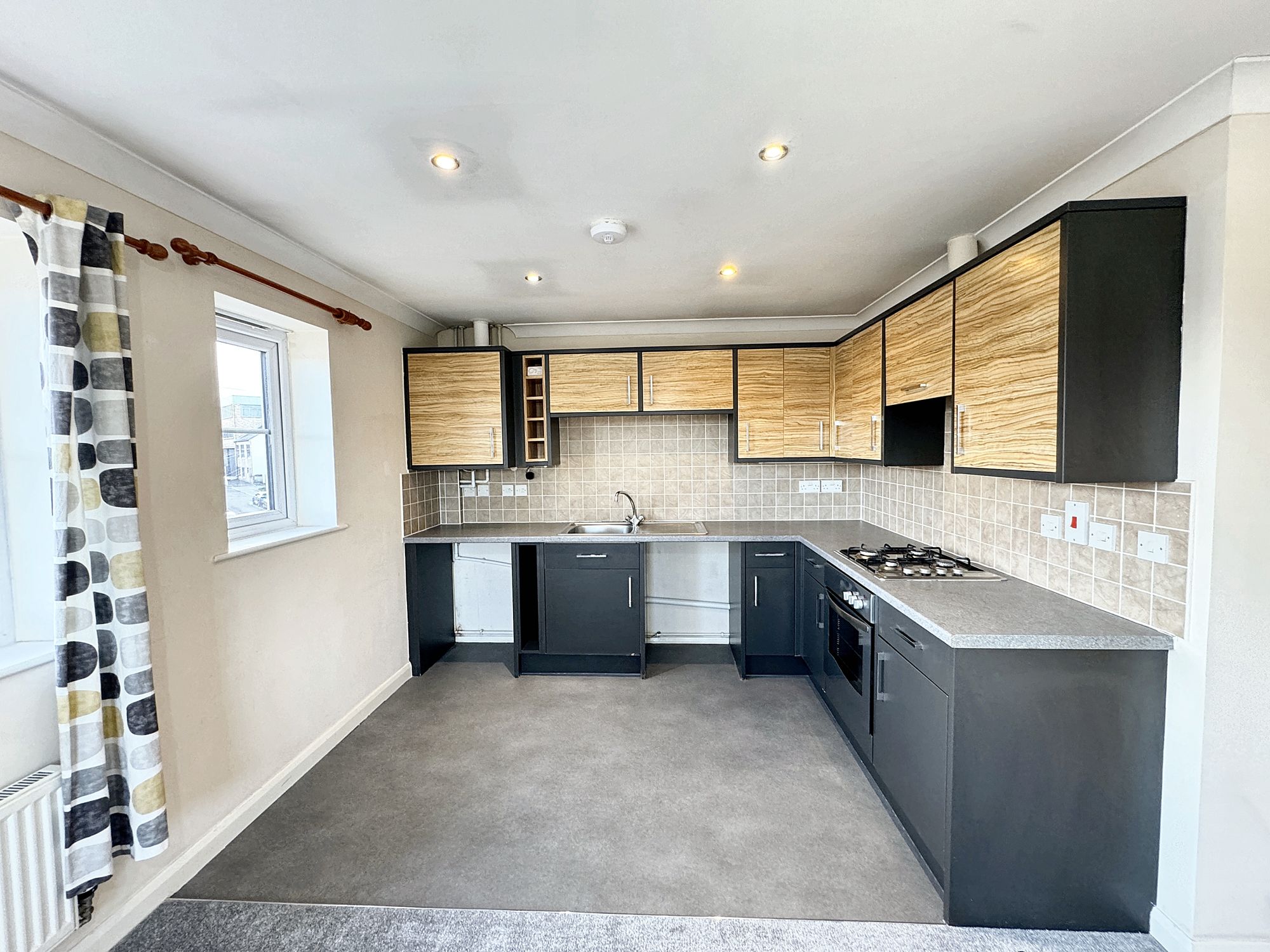 2 bed apartment to rent in Eastleigh Road, Taunton, TA1  - Property Image 1