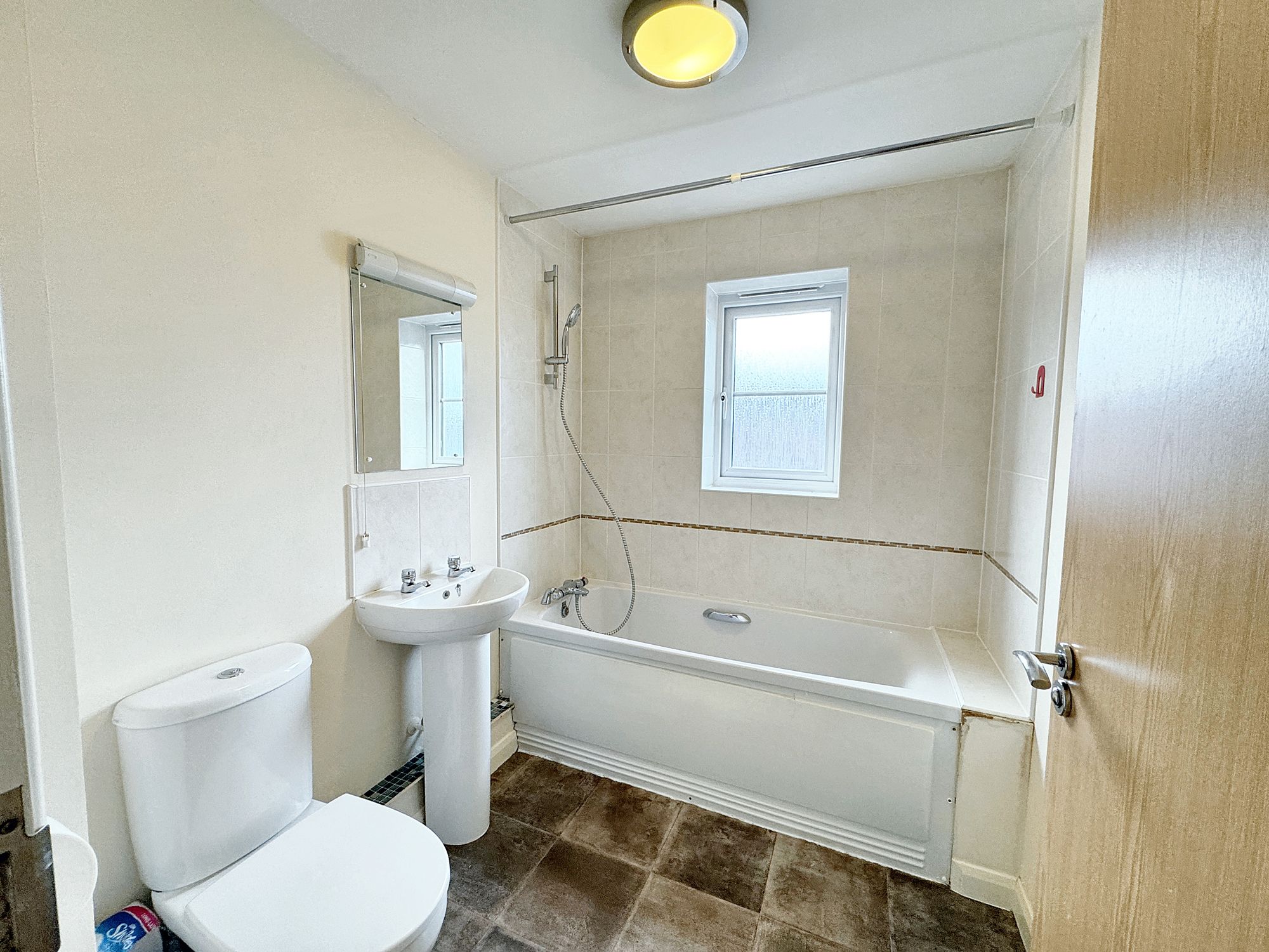 2 bed apartment to rent in Eastleigh Road, Taunton, TA1  - Property Image 3