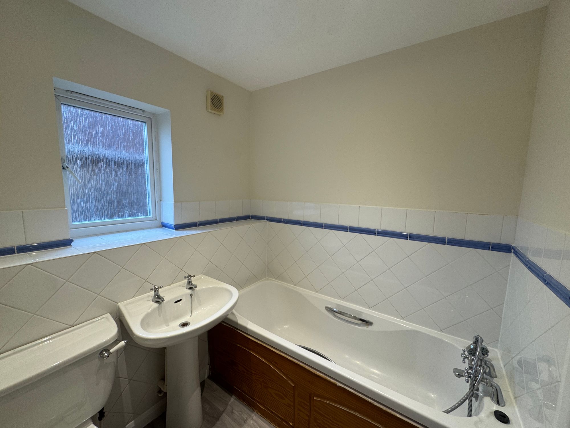 3 bed house to rent in The Shaulders, Taunton, TA2  - Property Image 4