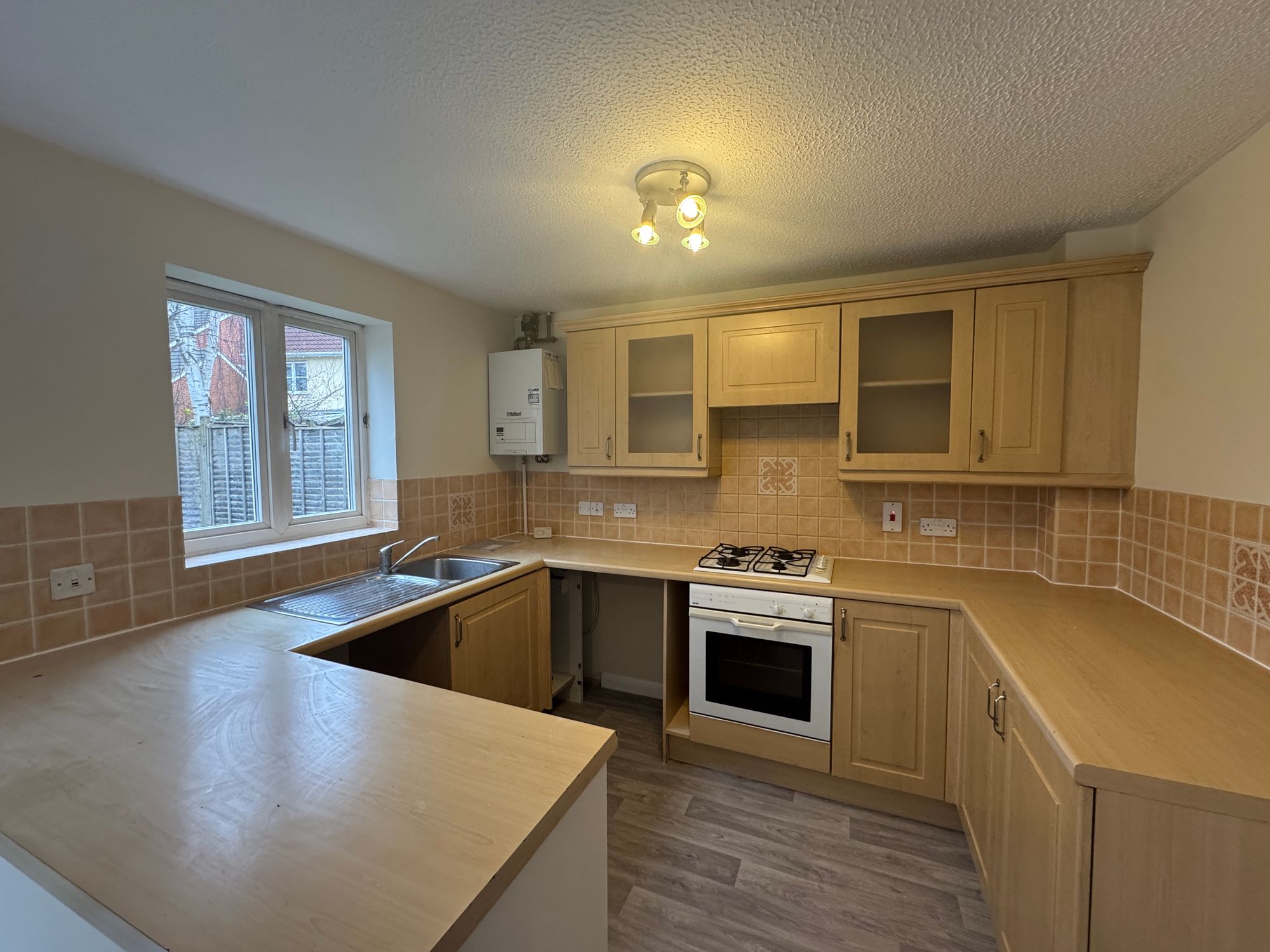 3 bed house to rent in The Shaulders, Taunton, TA2 1