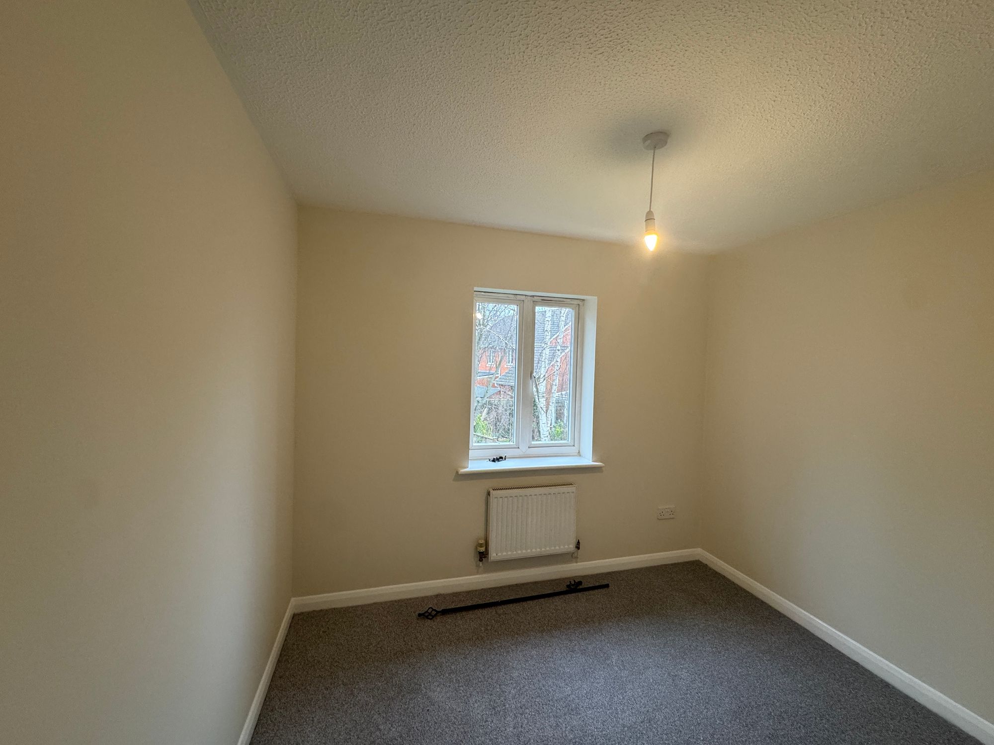 3 bed house to rent in The Shaulders, Taunton, TA2 8