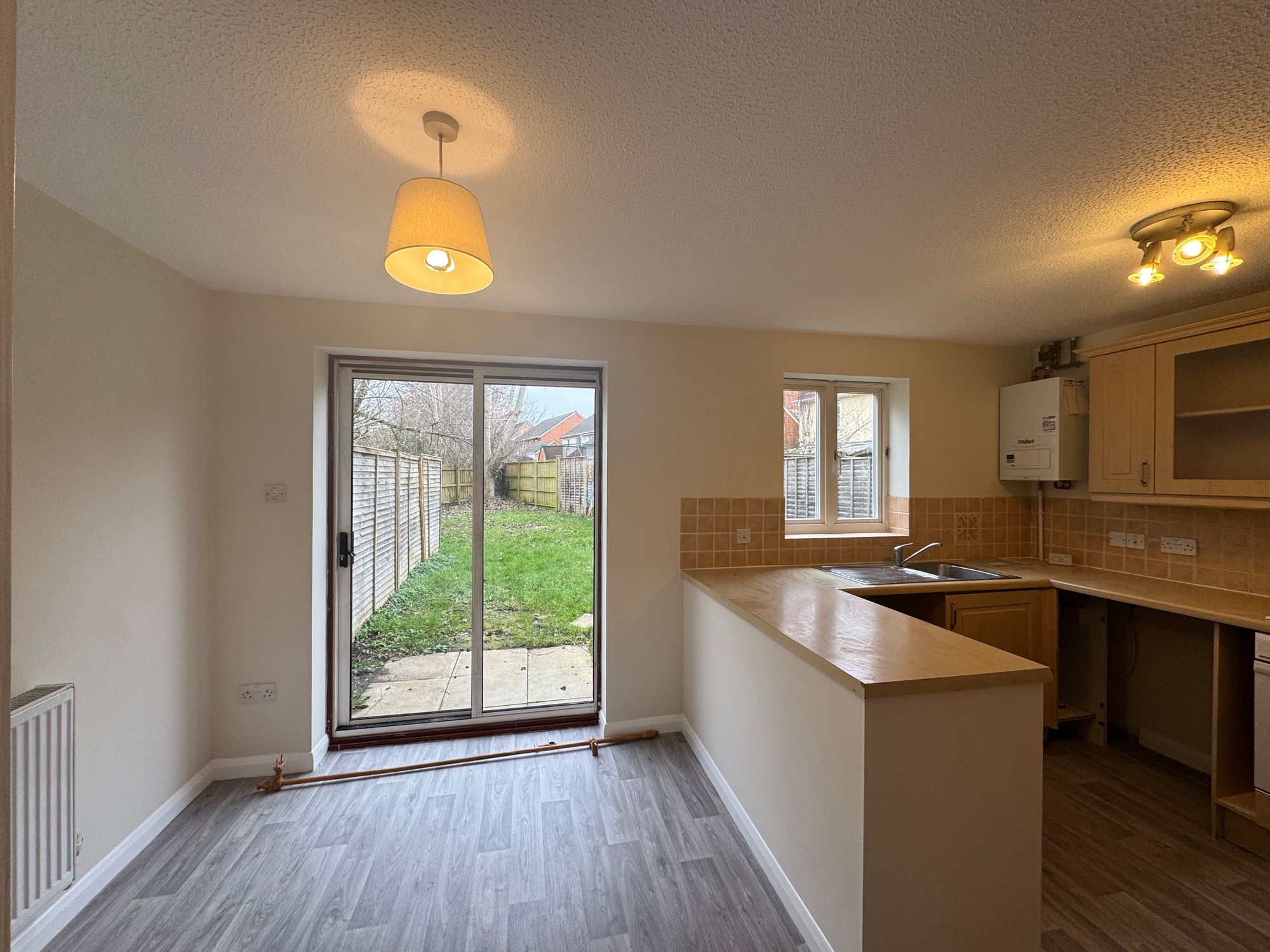 3 bed house to rent in The Shaulders, Taunton, TA2 5
