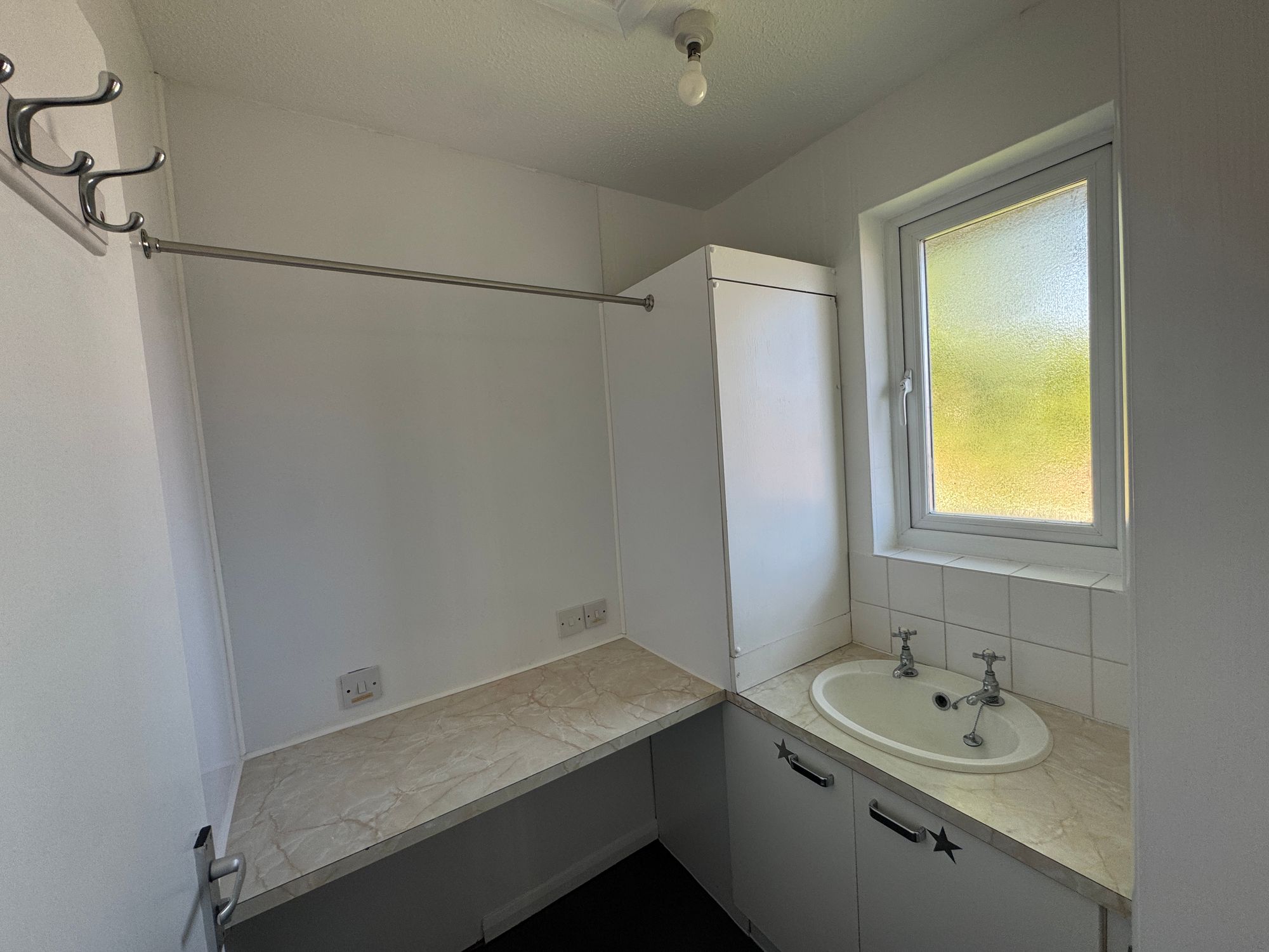 1 bed studio flat to rent in Allington Close, Taunton, TA1 6