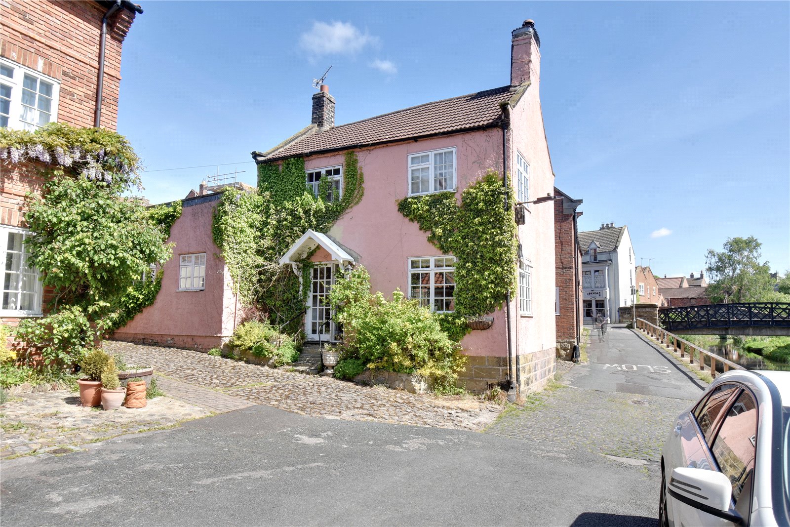 2 Bed Detached House For Sale In Levenside, Stokesley, Middlesbrough, North Yorkshire, TS9