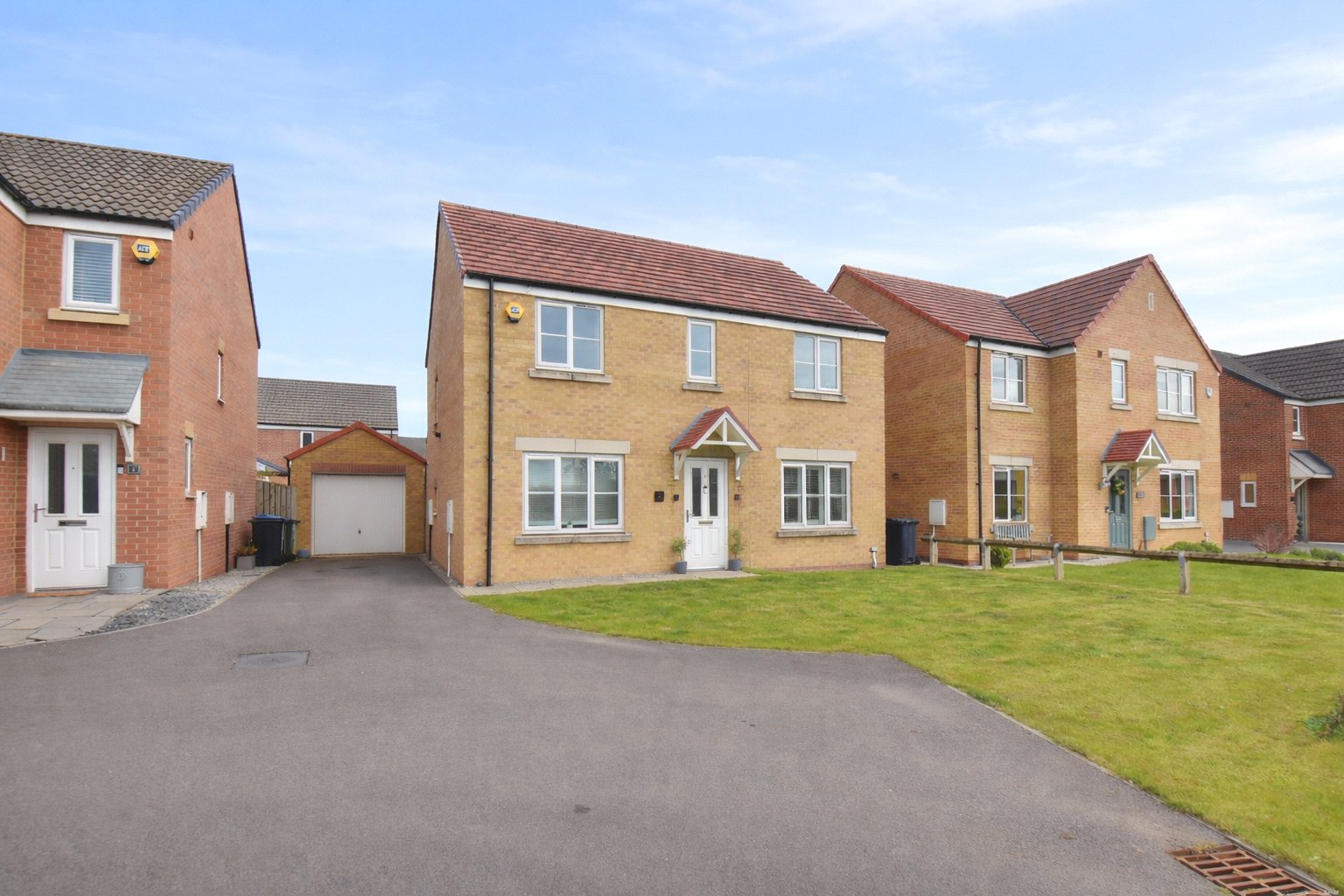 4 Bed Detached House For Sale In Runnymede Way, Northallerton, North Yorkshire, DL6