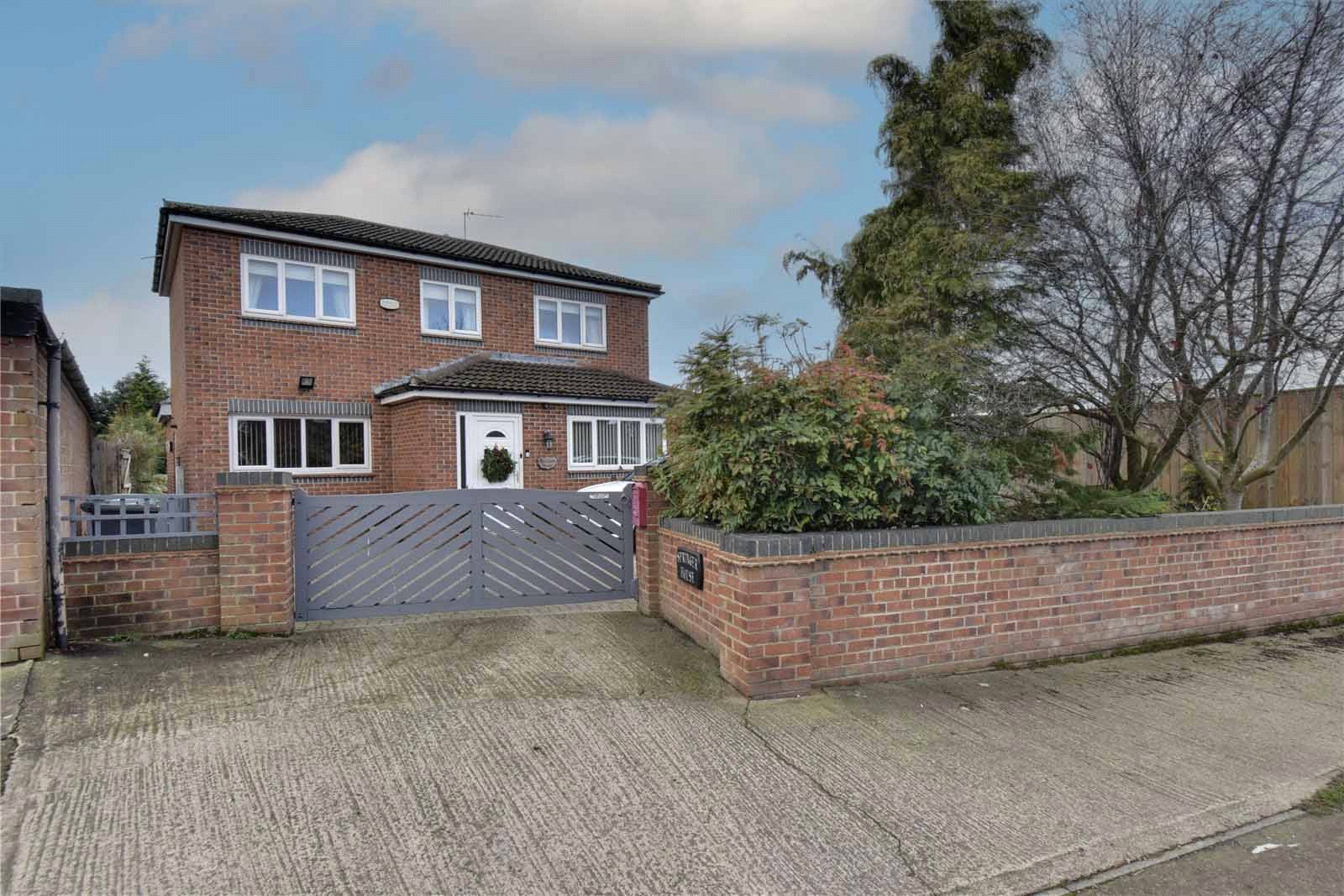 4 Bed Detached House For Sale In Swain Court, Northallerton, North Yorkshire, DL6