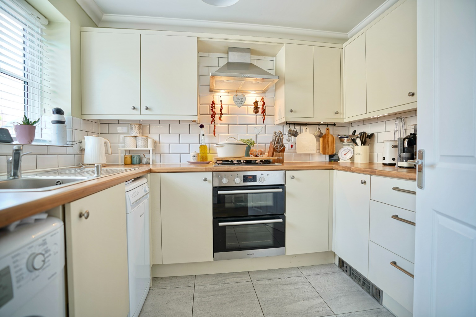 2 bed terraced house for sale in Bayley Road, Huntingdon 1