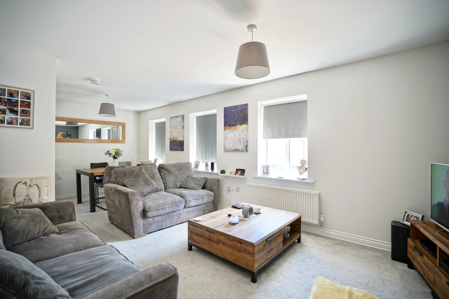 2 bed flat for sale in Cromwell Crescent, Cambridge  - Property Image 2