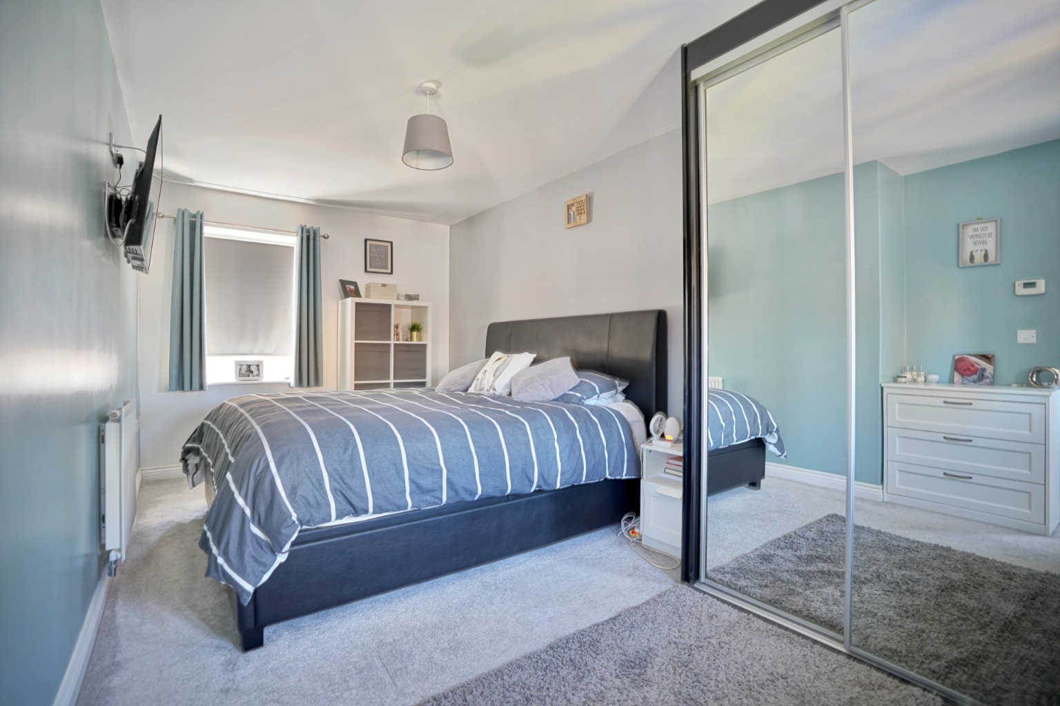 2 bed flat for sale in Cromwell Crescent, Cambridge  - Property Image 5