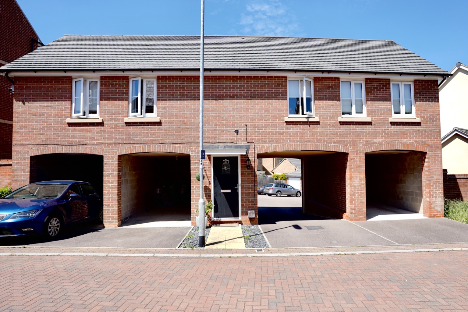 2 bed flat for sale in Cromwell Crescent, Cambridge - Property Image 1