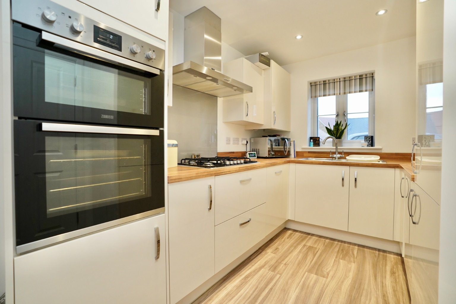 3 bed terraced house for sale in Gardener Crescent, Huntingdon 1