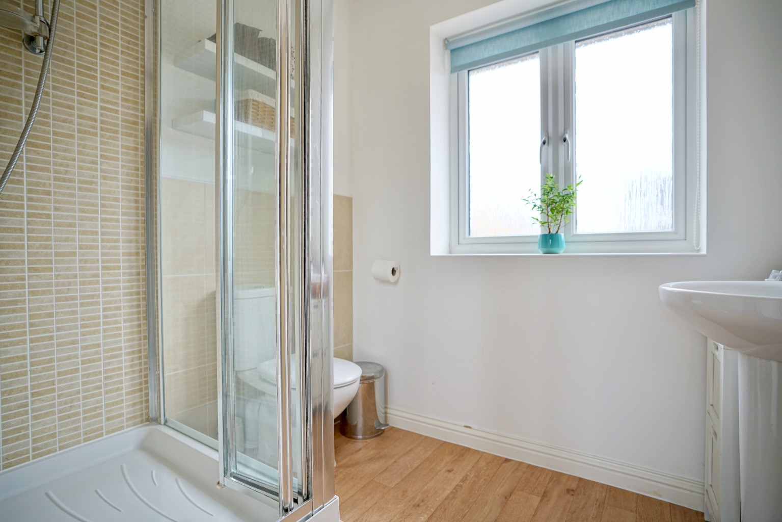 3 bed end of terrace house for sale in Skylark Place, Cambridgeshire  - Property Image 9