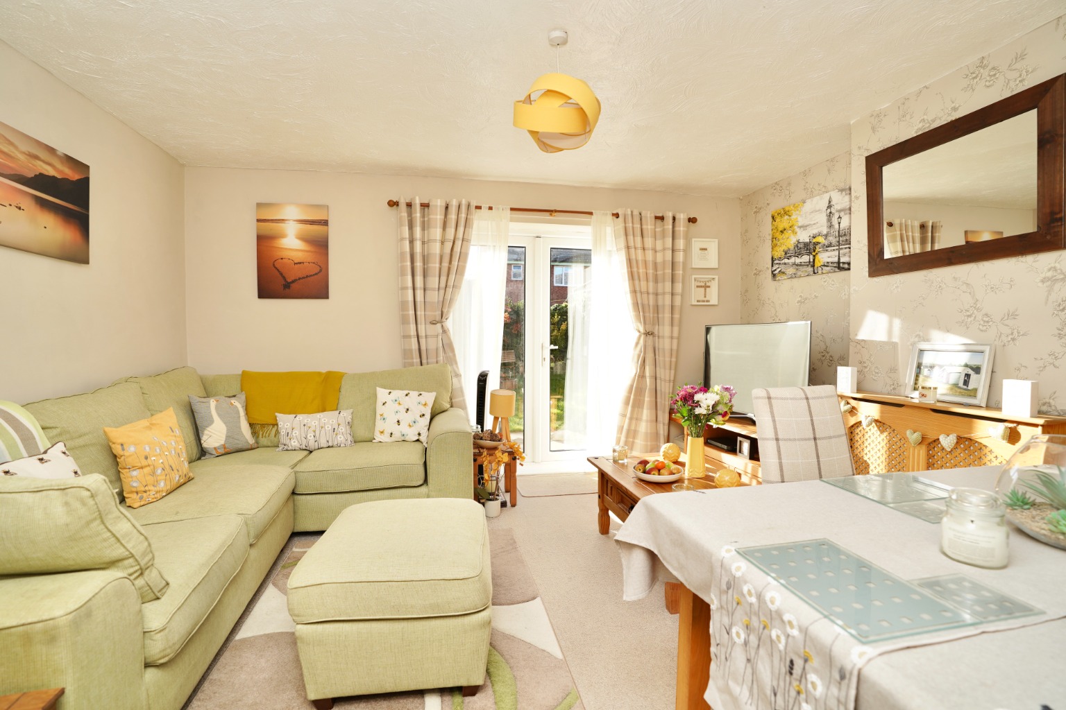 2 bed semi-detached house for sale in Stoney Close, Huntingdon  - Property Image 3