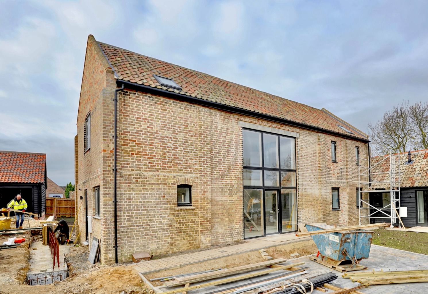 4 bed semi-detached house for sale in Mill Road, Huntingdon  - Property Image 2