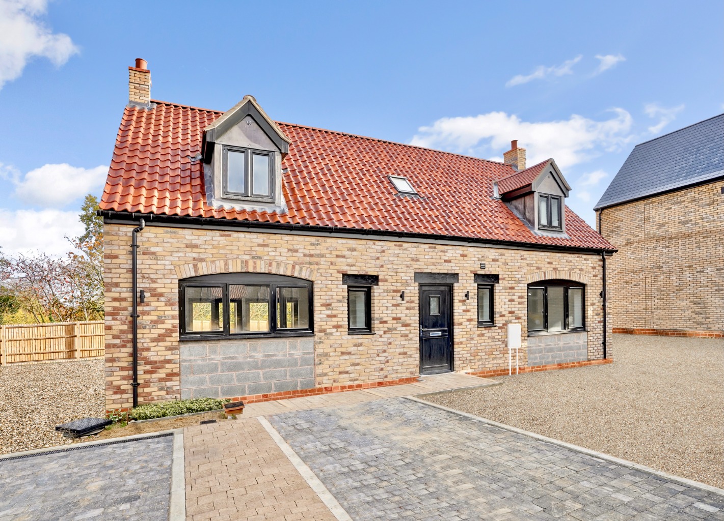 4 bed detached house for sale in Mill Road, Huntingdon 4