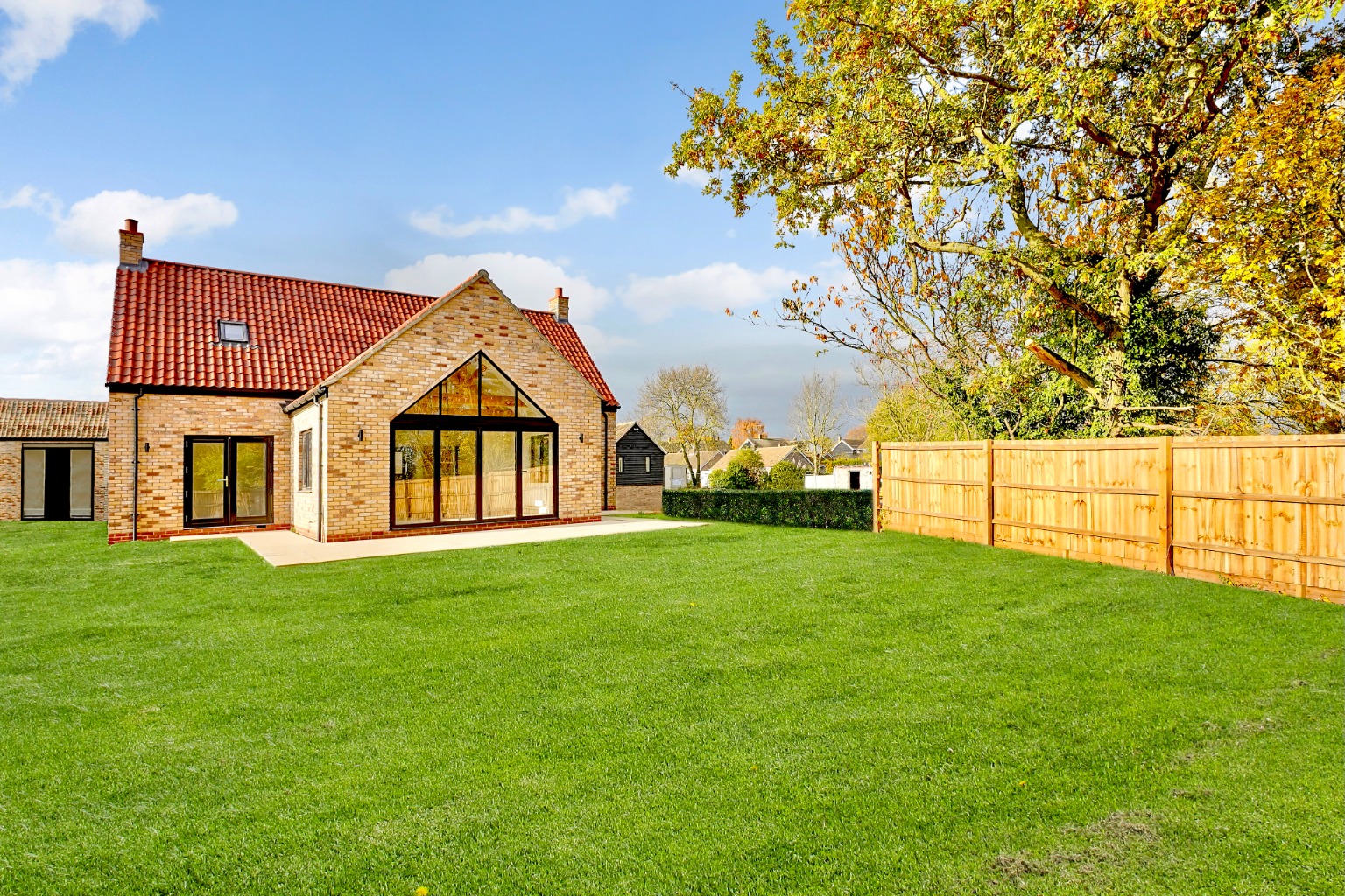 4 bed detached house for sale in Mill Road, Huntingdon - Property Image 1