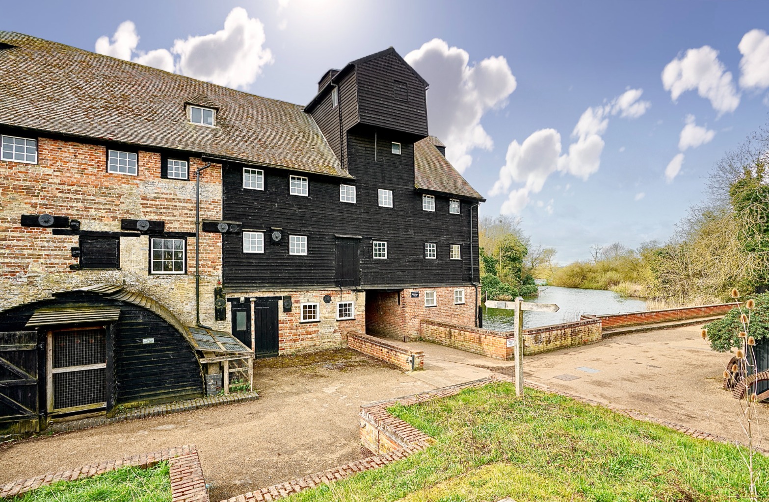 4 bed semi-detached house for sale in Laughton's Lane, Huntingdon 20