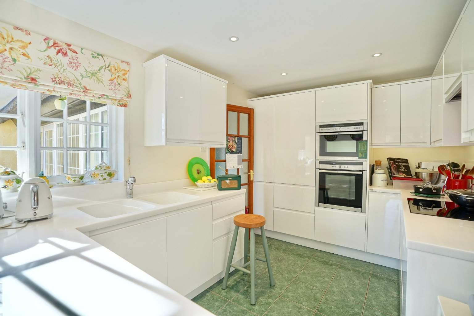 5 bed detached house for sale in Holywell Front, St. Ives  - Property Image 9