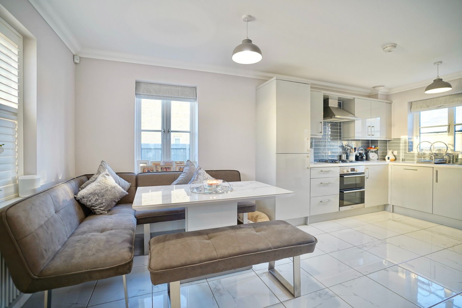 3 bed detached house for sale in Swynford Road, Huntingdon 2