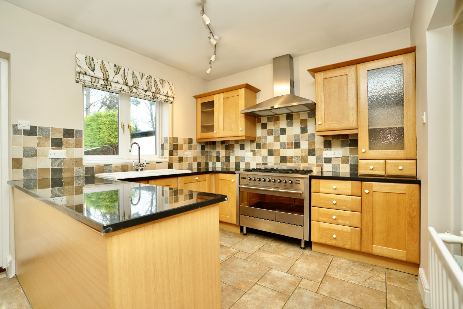 3 bed detached house for sale in Houghton Road, St. Ives  - Property Image 6