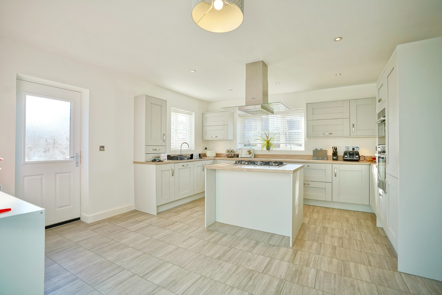 4 bed detached house for sale in Somning Close, Huntingdon  - Property Image 2
